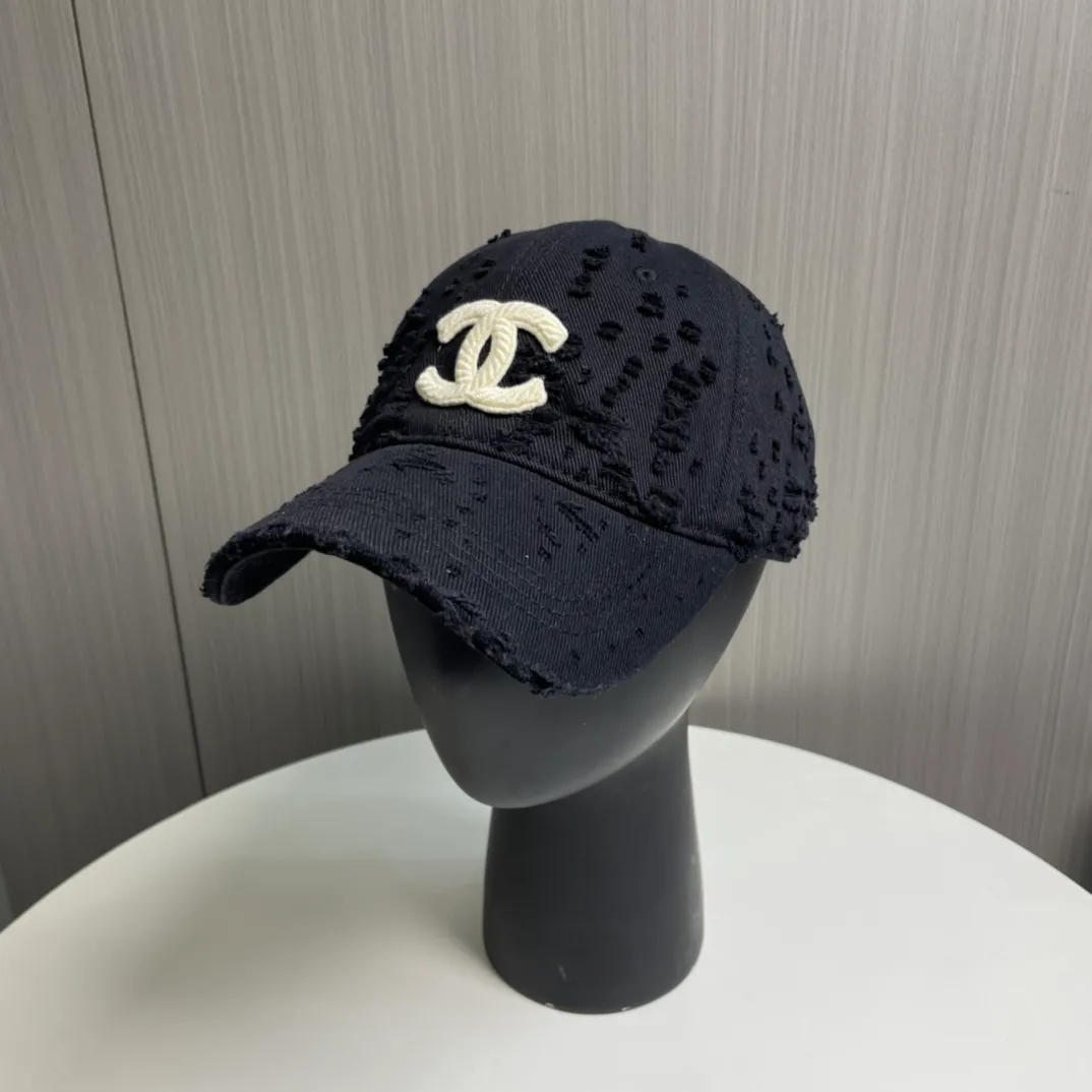 P66 CHANEL 25 new baseball cap, classic and simple logo, fashionable and casual design, popular new product