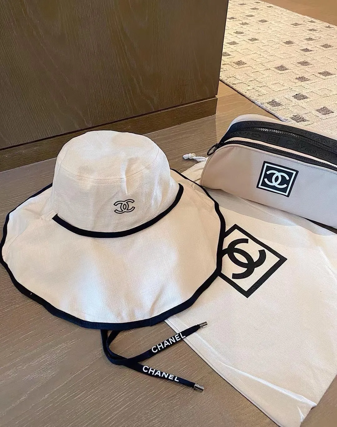 120¥ Chanel large brim bucket hat, canvas hat, simple internet celebrity style, head circumference 57cm