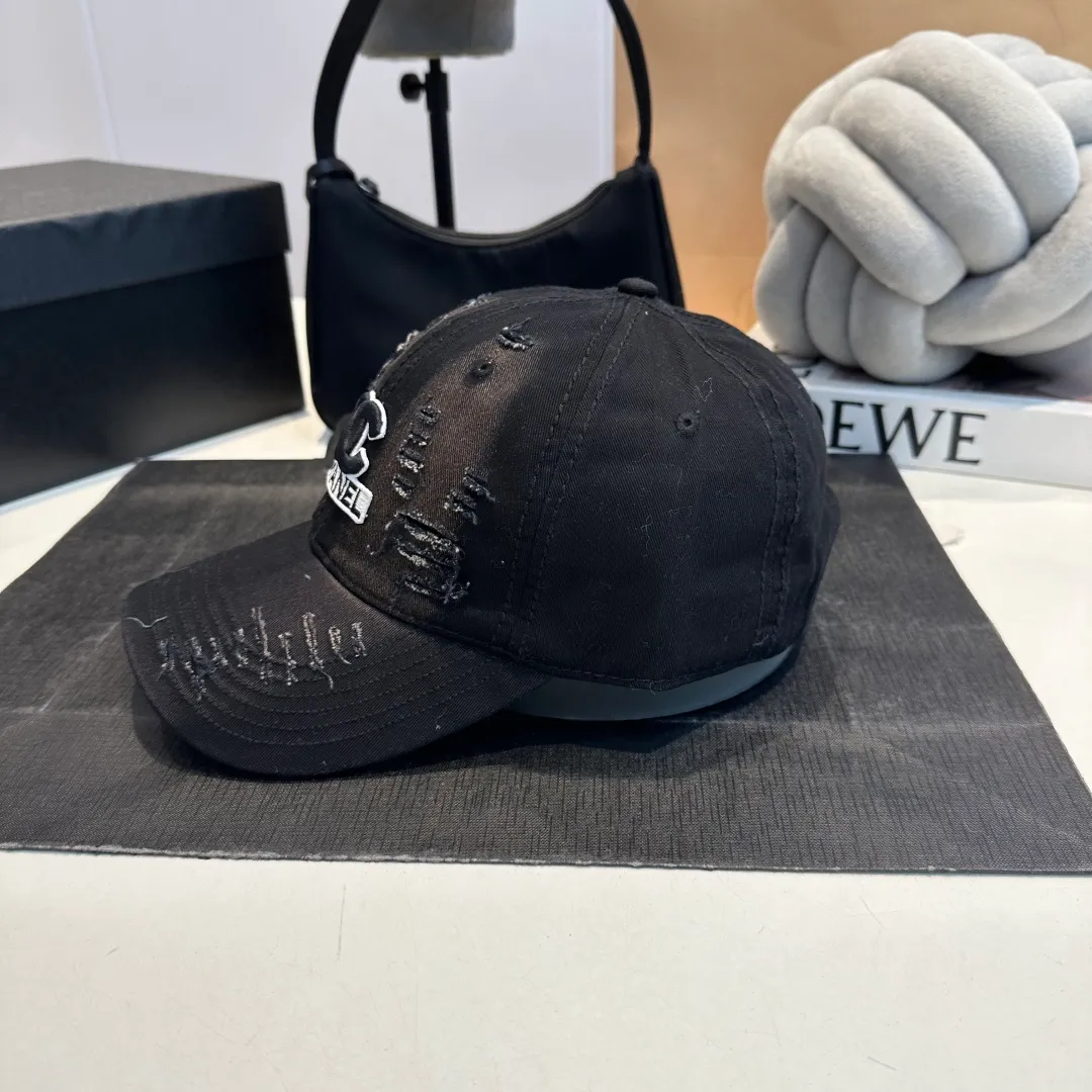 P60 CHANEL 2024 new ripped baseball cap, logo Xiaoxiang is classic and simple, fashionable and casual design, popular new product