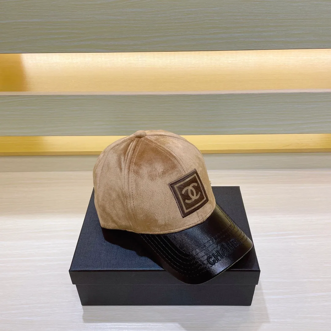 P60 Chanel CHANEL23 new high-quality velvet baseball cap, advanced customization, fine workmanship, European and American fashion style, suitable for autumn and winter wear! You will really regret not buying it!