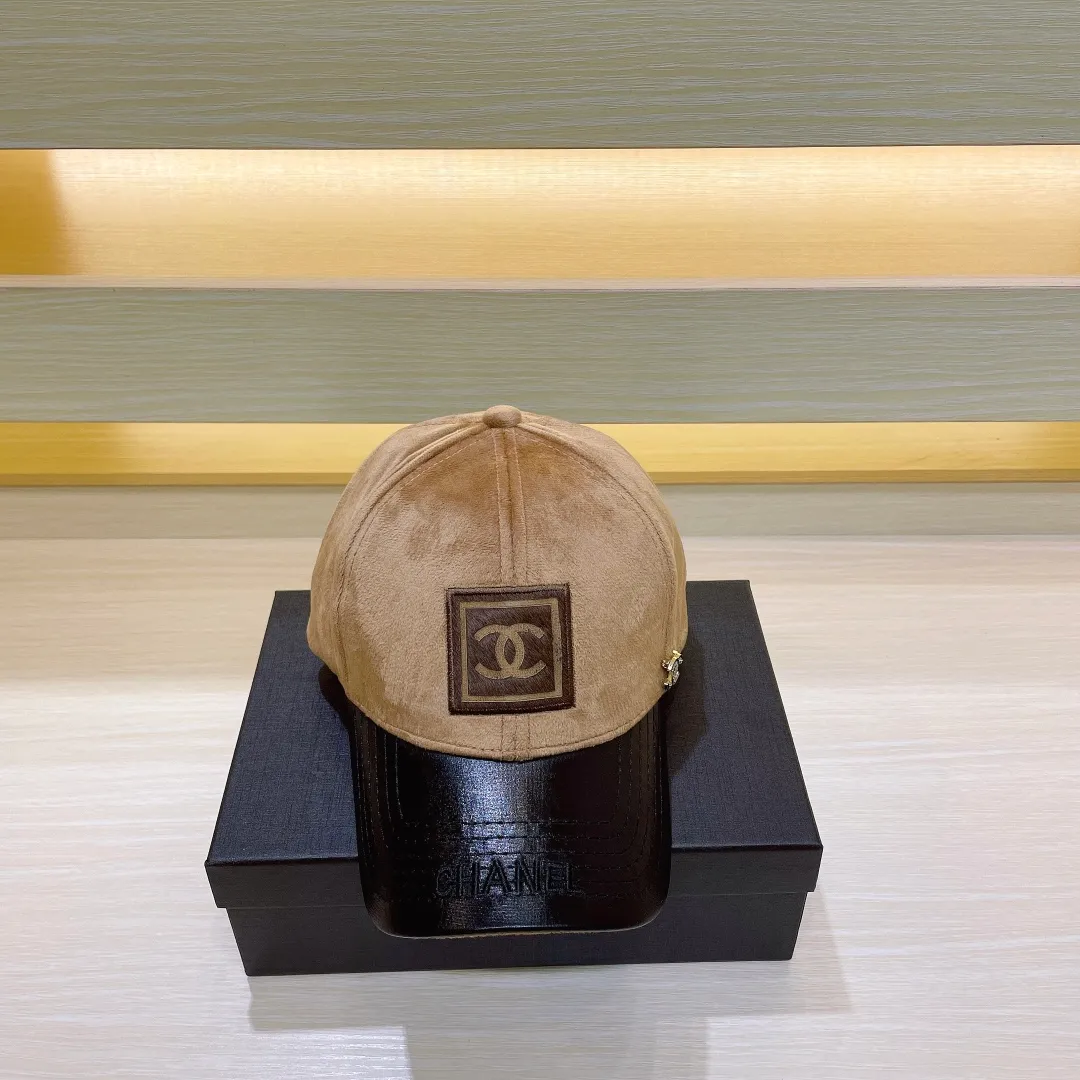 P60 Chanel CHANEL23 new high-quality velvet baseball cap, advanced customization, fine workmanship, European and American fashion style, suitable for autumn and winter wear! You will really regret not buying it!