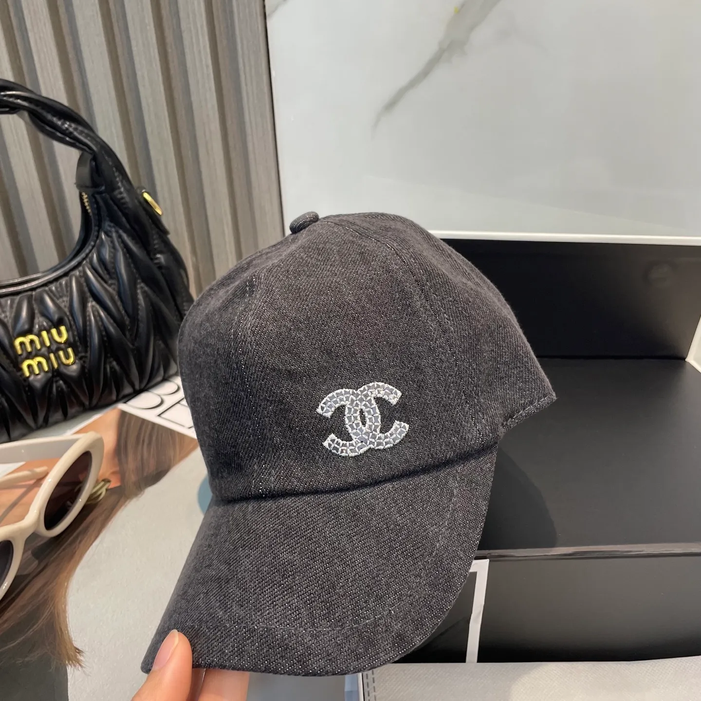 P60 Chanel (Chanel) counter new original washed denim baseball cap, 1:1 mold customization, three-dimensional logo is exquisite! Original quality, exclusive physical shooting.