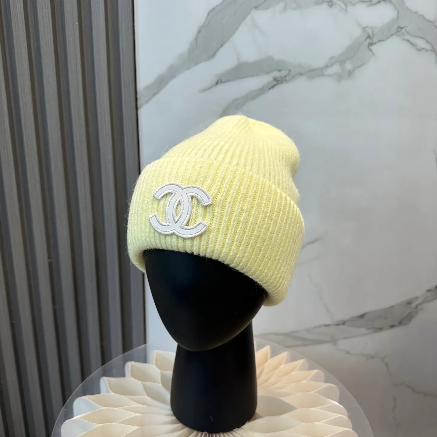 P60 CHANEL small and popular knitted hat! Xiaohongshu’s new product is released, it’s so 🉑️, high-elastic fabric, classic colors, same style for men and women.