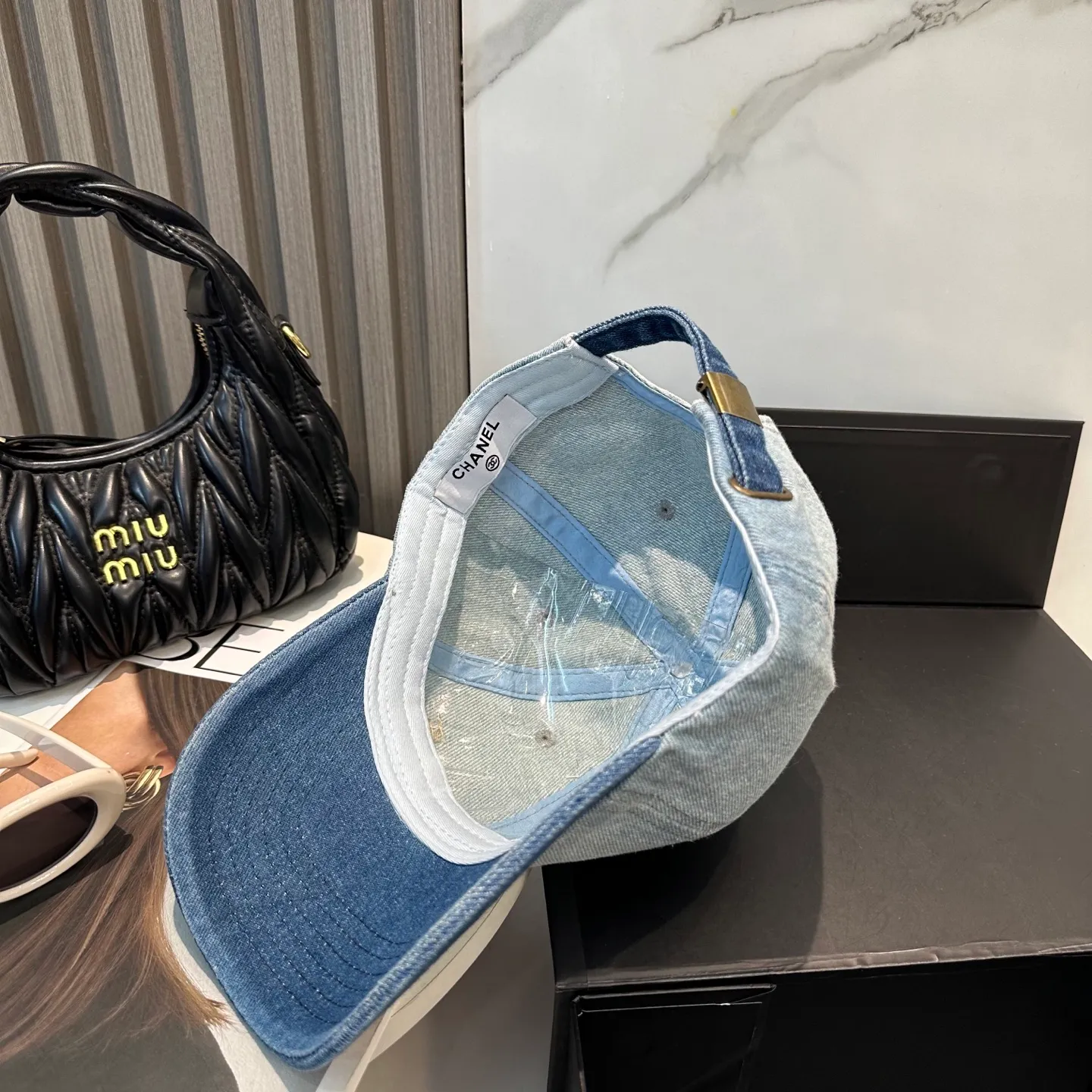 P56 Chanel (Chanel) counter new original washed denim baseball cap, customized three-dimensional logo is exquisite! Original quality, exclusive physical shooting.