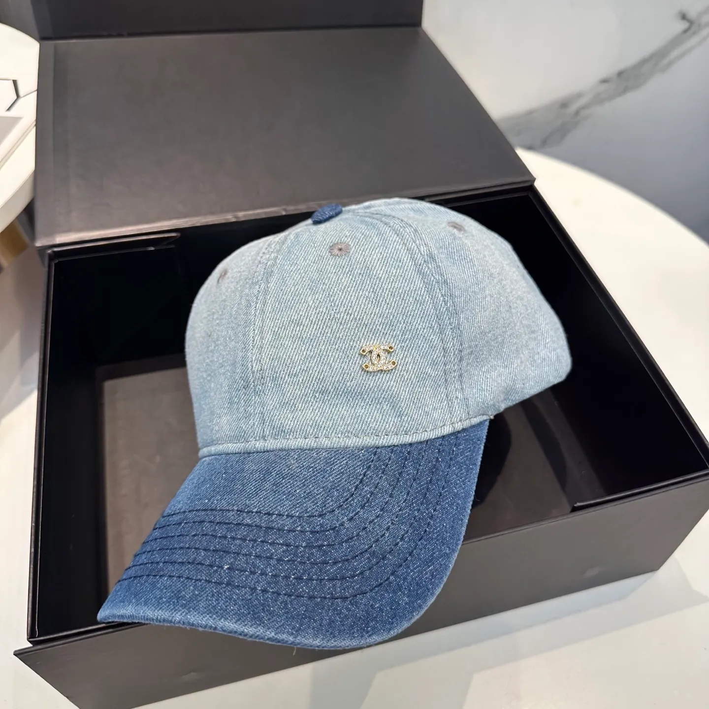 P56 Chanel (Chanel) counter new original washed denim baseball cap, customized three-dimensional logo is exquisite! Original quality, exclusive physical shooting.
