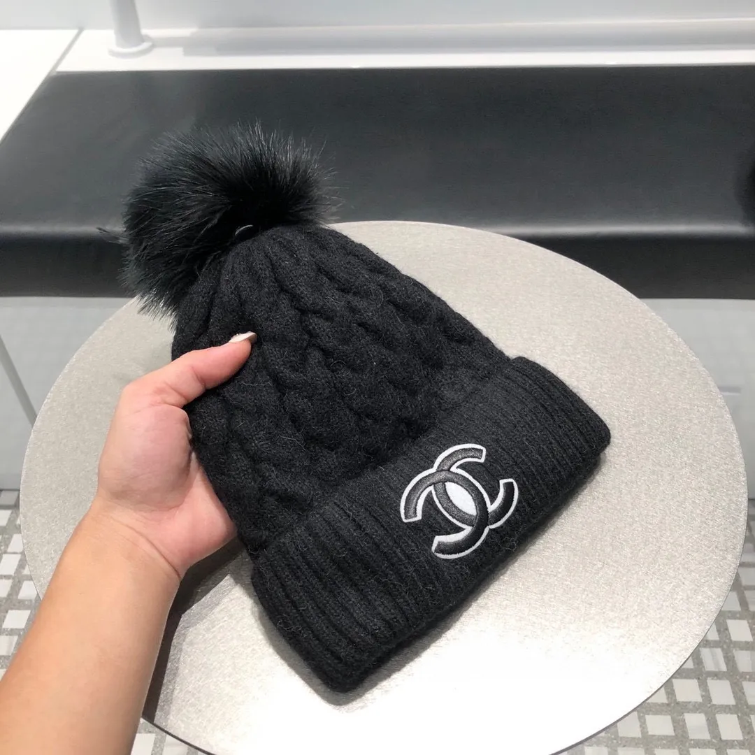P150 Chanel CHANEL autumn and winter fox fur ball woolen hat for women in winter trendy versatile warm knitted hat