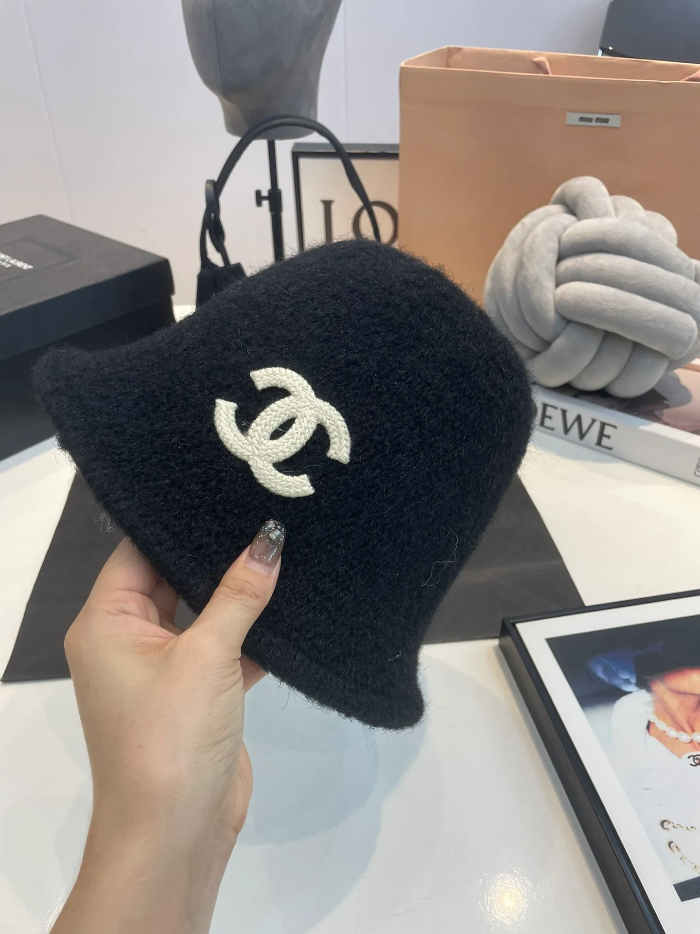 P60 CHANEL Chanel 2023 new autumn and winter plush knitted bucket hat fisherman hat, a must-have for going out and easy to match, hurry up and get it