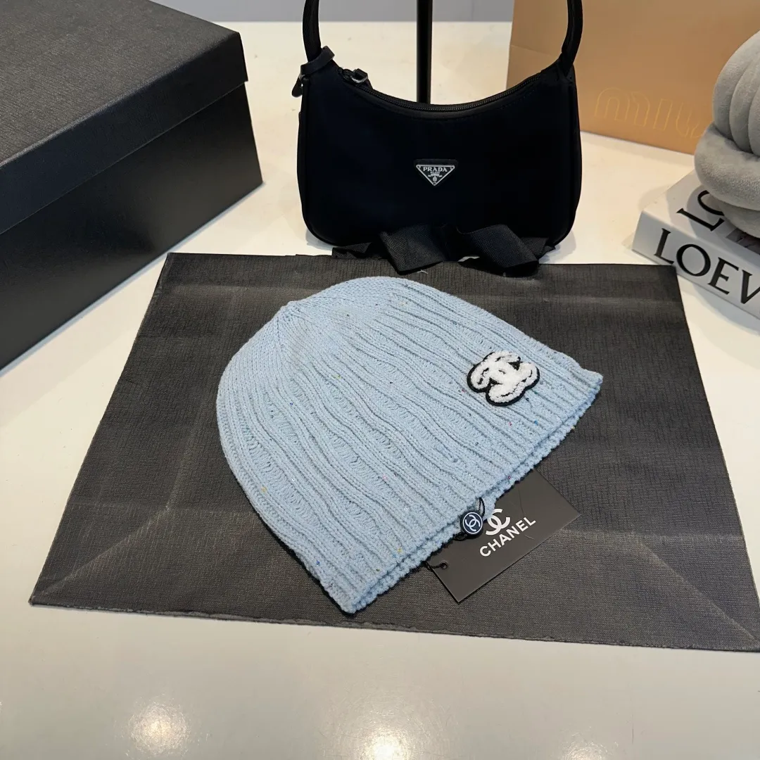P56 Chanel Chanel knitted beanie