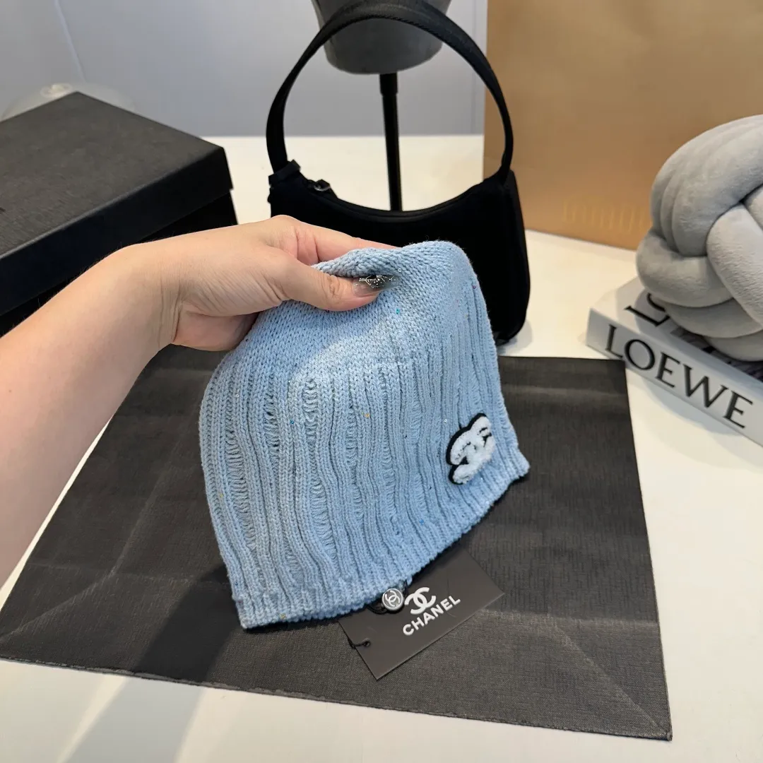 P56 Chanel Chanel knitted beanie