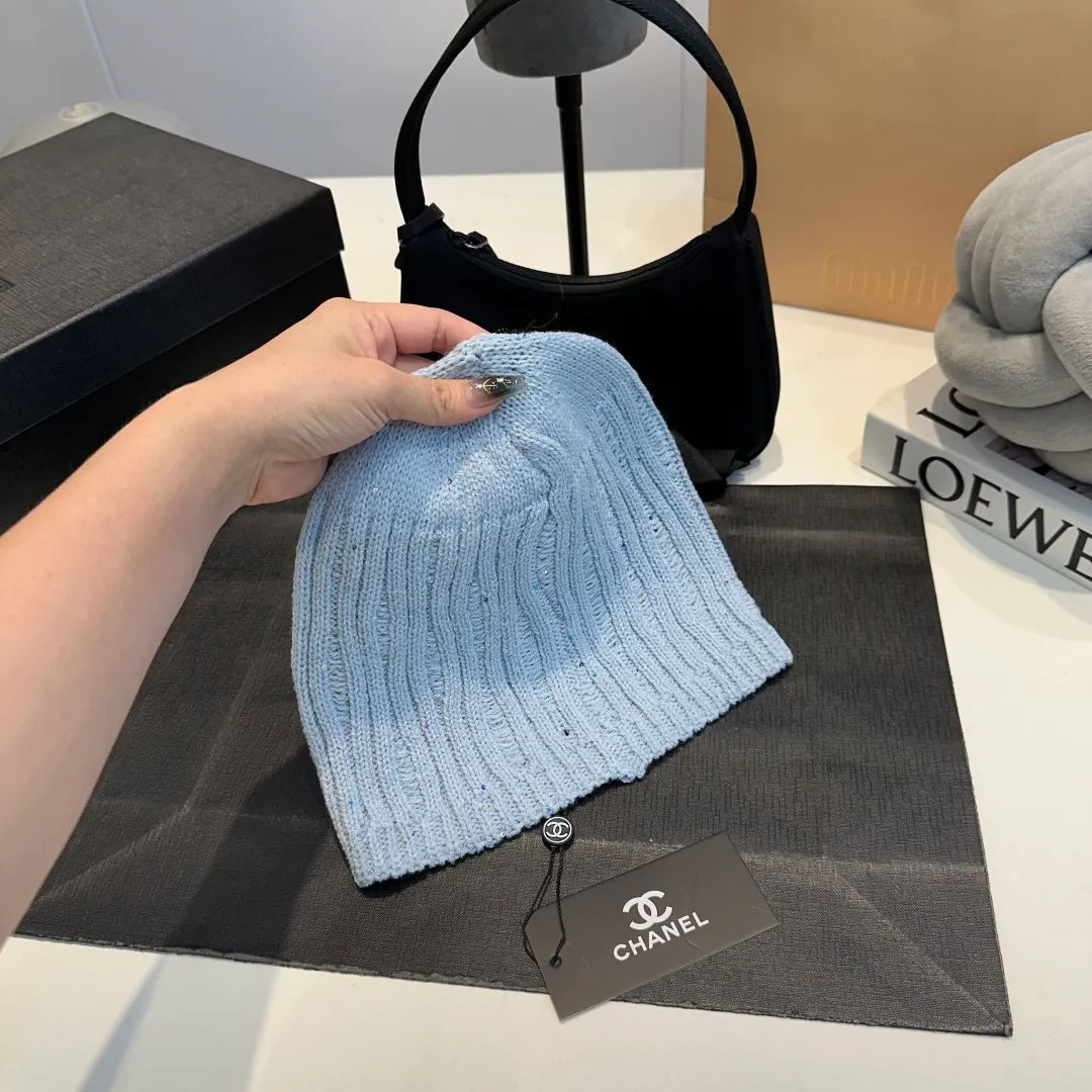 P56 Chanel Chanel knitted beanie