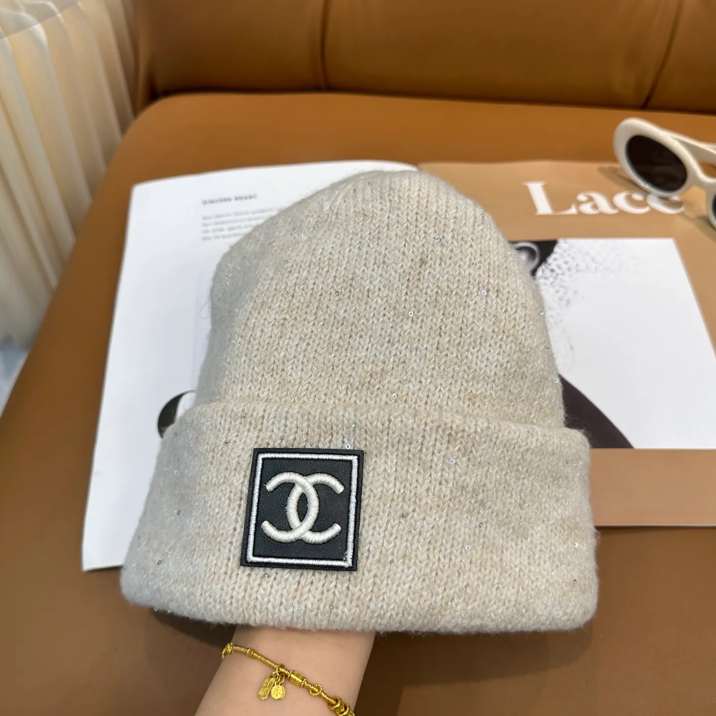 P66 comes with dust bag 🌺 [CHANEL] New knitted hat, Xiaohongshu, the main recommendation of major Internet celebrities! Thicker and warmer, fashionable and popular🌸First-class texture, the best brand for keeping warm in autumn and winter, order now, limited quantity available
