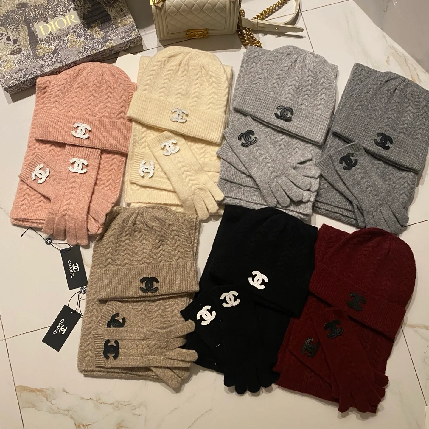 Chanel Chanel suit cashmere knitted hat + scarf + gloves