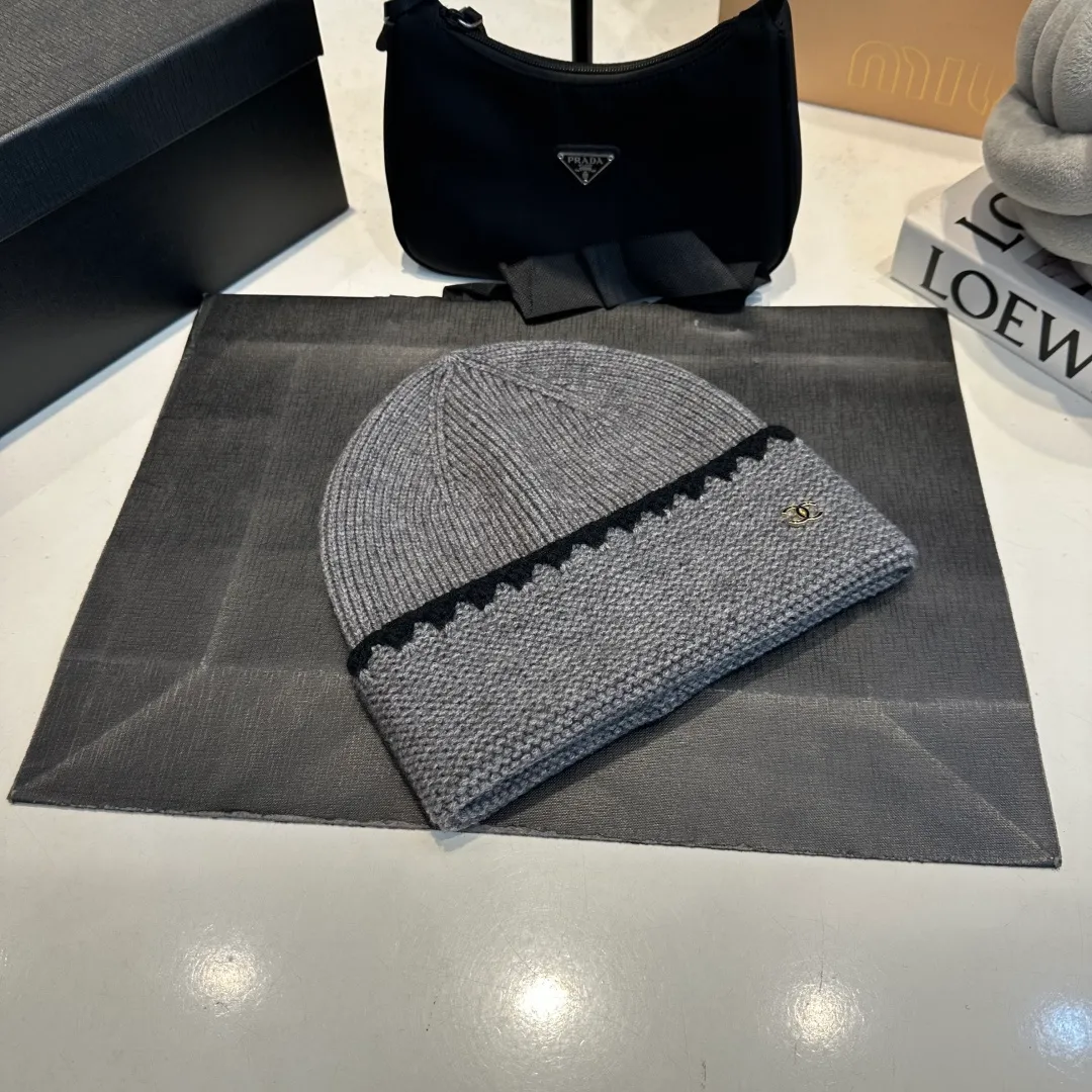 P50 Cha.nel official website quality Chanel autumn and winter woolen hat recommended by Internet celebrity fashion bloggers, Xiaohongshu's popular style, super soft and comfortable knitted hat with excellent elasticity!