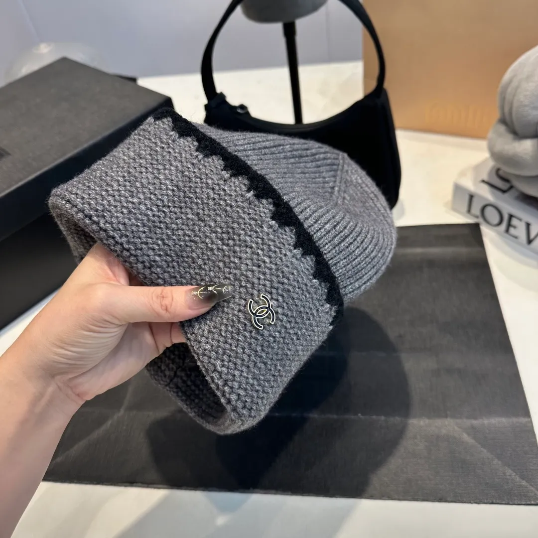 P50 Cha.nel official website quality Chanel autumn and winter woolen hat recommended by Internet celebrity fashion bloggers, Xiaohongshu's popular style, super soft and comfortable knitted hat with excellent elasticity!