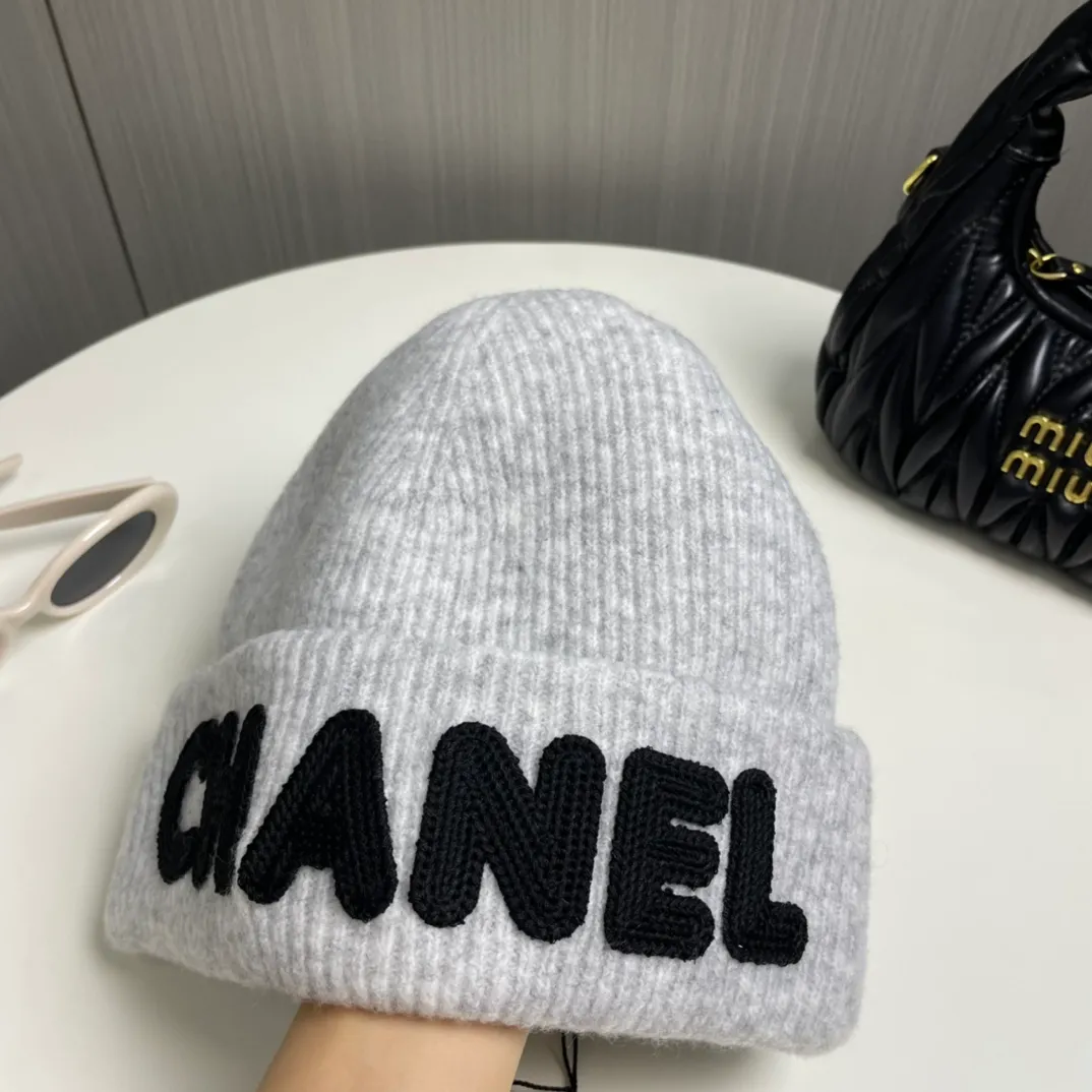 P66 comes with dust bag 🌺 [CHANEL] New wool knitted hat, Xiaohongshu, recommended by major Internet celebrities! Thicker and warmer, fashionable and popular🌸First-class texture, the best brand for keeping warm in autumn and winter, order now, limited quantity available