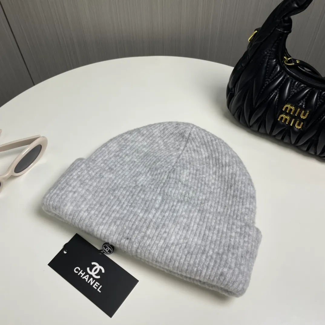 P66 comes with dust bag 🌺 [CHANEL] New wool knitted hat, Xiaohongshu, recommended by major Internet celebrities! Thicker and warmer, fashionable and popular🌸First-class texture, the best brand for keeping warm in autumn and winter, order now, limited quantity available