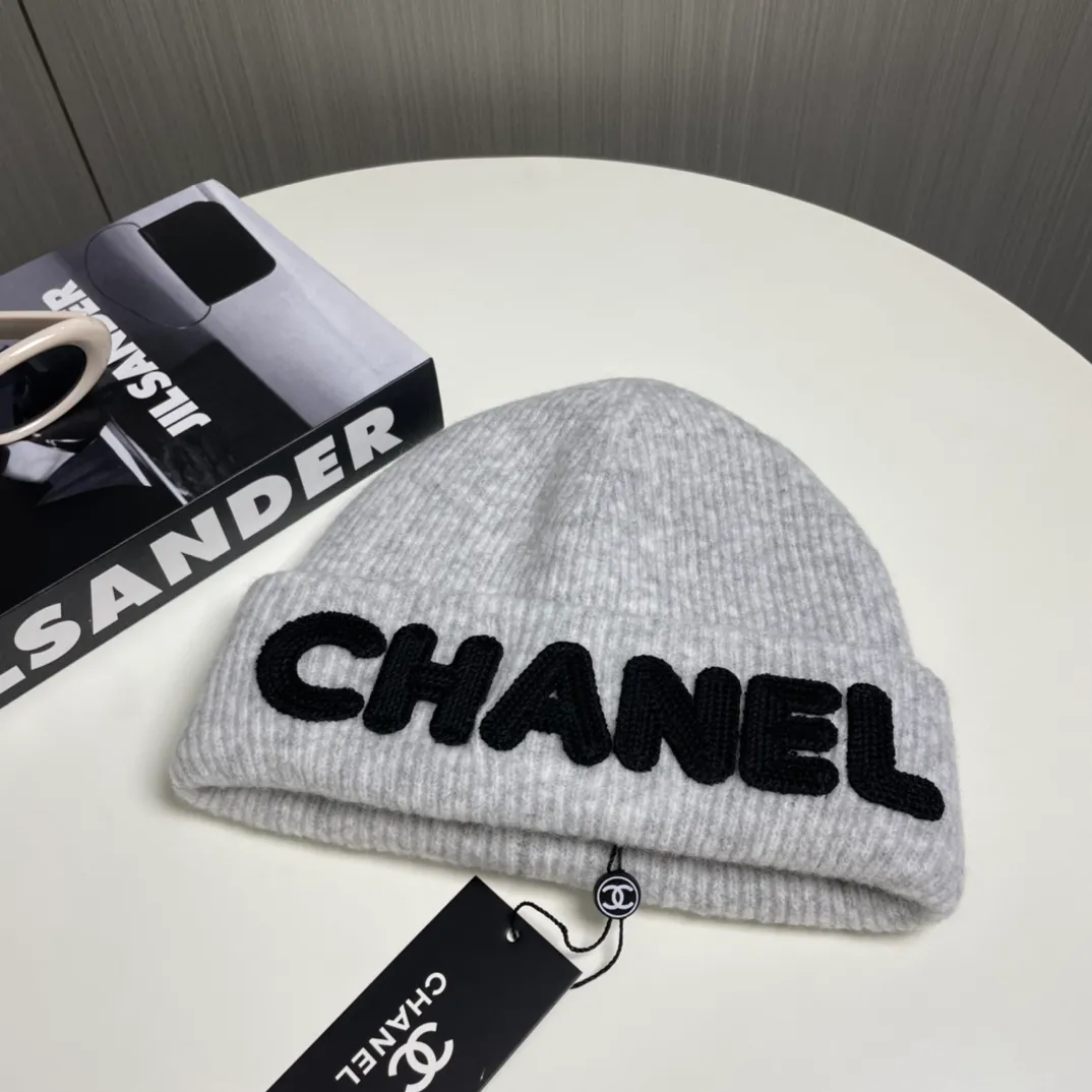 P66 comes with dust bag 🌺 [CHANEL] New wool knitted hat, Xiaohongshu, recommended by major Internet celebrities! Thicker and warmer, fashionable and popular🌸First-class texture, the best brand for keeping warm in autumn and winter, order now, limited quantity available