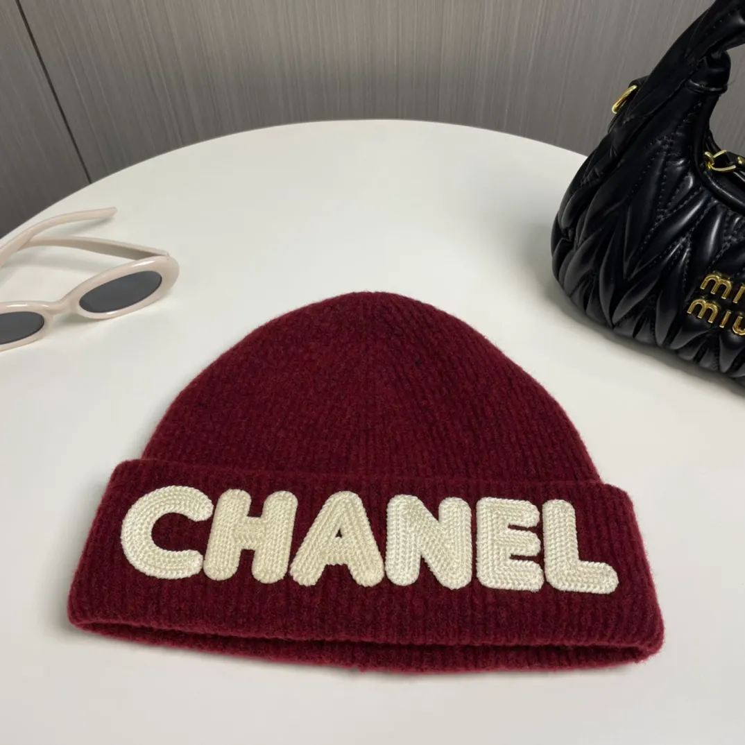 P66 comes with dust bag 🌺 [CHANEL] New wool knitted hat, Xiaohongshu, recommended by major Internet celebrities! Thicker and warmer, fashionable and popular🌸First-class texture, the best brand for keeping warm in autumn and winter, order now, limited quantity available