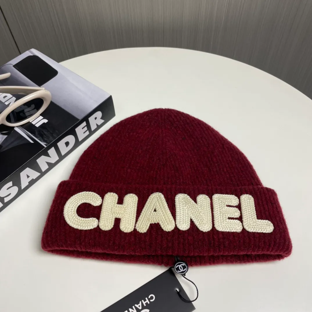 P66 comes with dust bag 🌺 [CHANEL] New wool knitted hat, Xiaohongshu, recommended by major Internet celebrities! Thicker and warmer, fashionable and popular🌸First-class texture, the best brand for keeping warm in autumn and winter, order now, limited quantity available