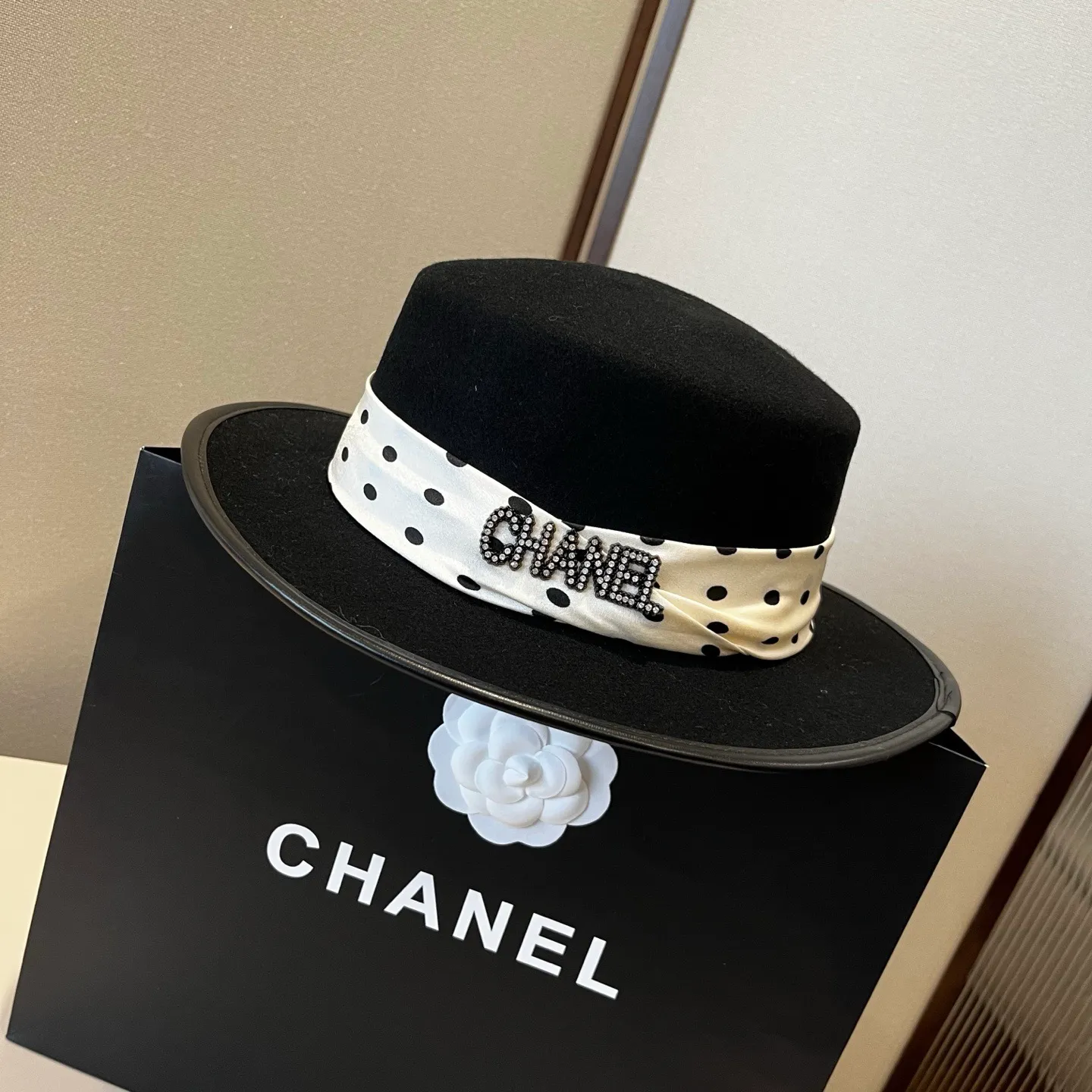 💰190¥ Chanel new wool top hat, flat top hat, 100% wool fabric 🦙%, head circumference 57cm