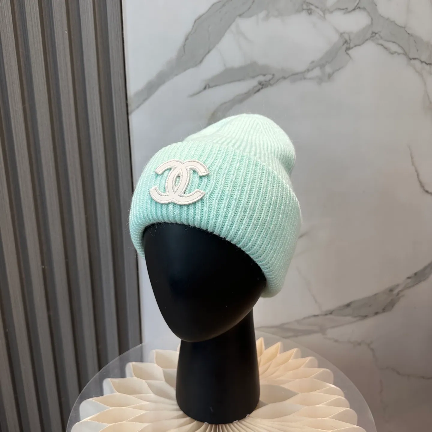 P60 CHANEL small and popular knitted hat! Xiaohongshu’s new product is released, it’s so 🉑️, high-elastic fabric, classic colors, same style for men and women.