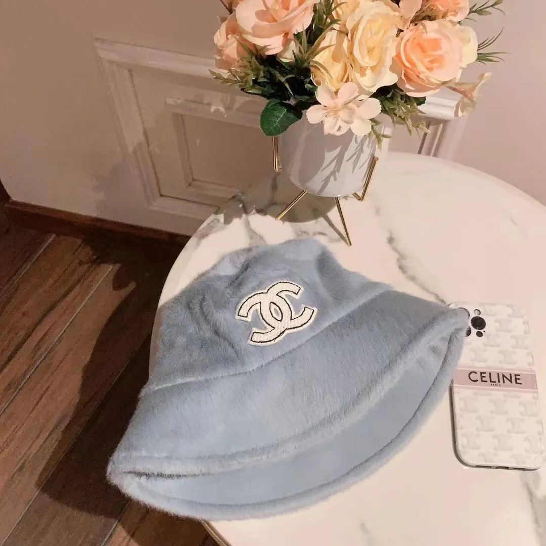 Running volume 70¥ Chanel Chanel 2022 autumn and winter new rabbit fur bucket hat, hand-held fisherman hat, full of socialite style, running volume in three colors, head circumference 57cm
