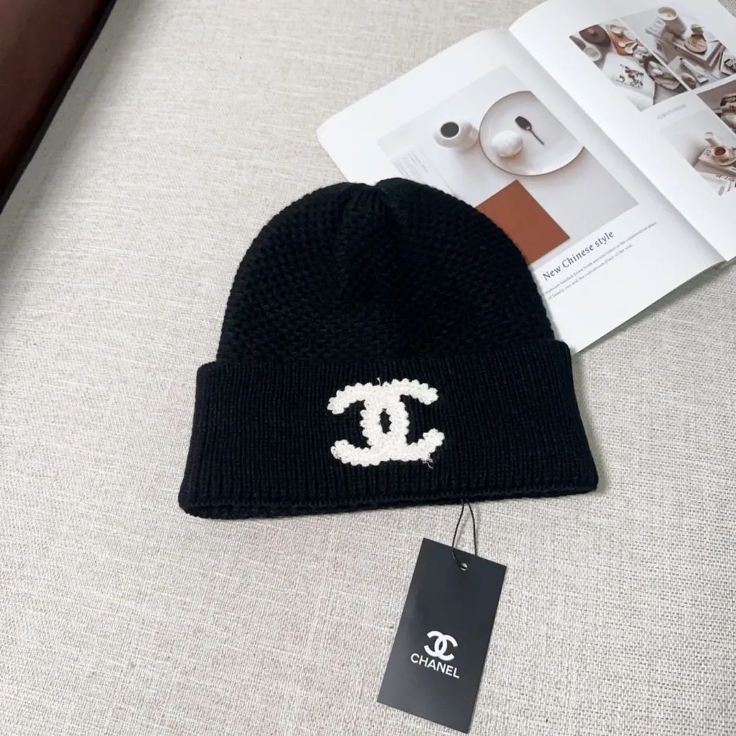 Special batch of 66 CHANEL Chanel autumn and winter new big-name wool knitted beanie, one size fits all, very easy to match when going out!