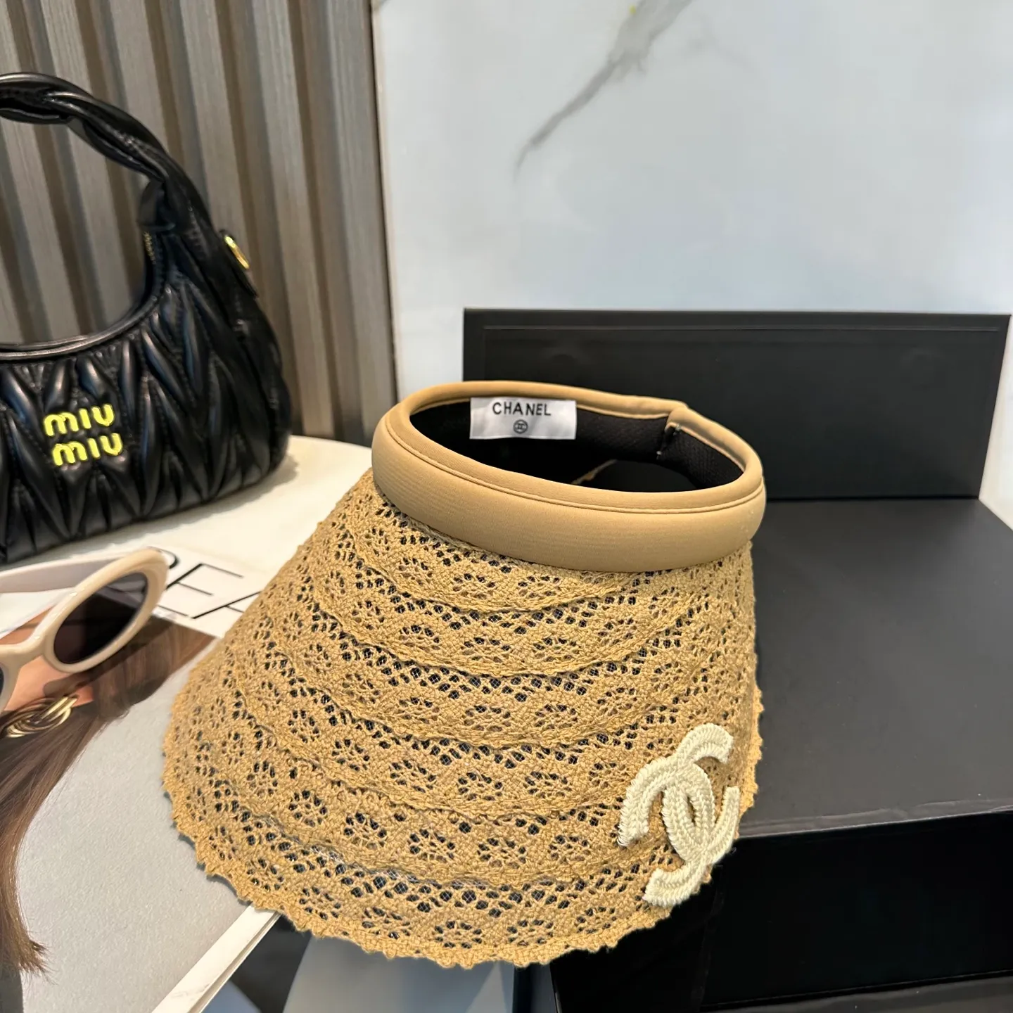 P70💛 Comes with dust bag [CHA Chanel] 2025 new exclusive small fragrant sun hat with empty top headband, 🔆 versatile sun protection ~ a great tool for casual outings and anti-snatching! Love it so much 💕