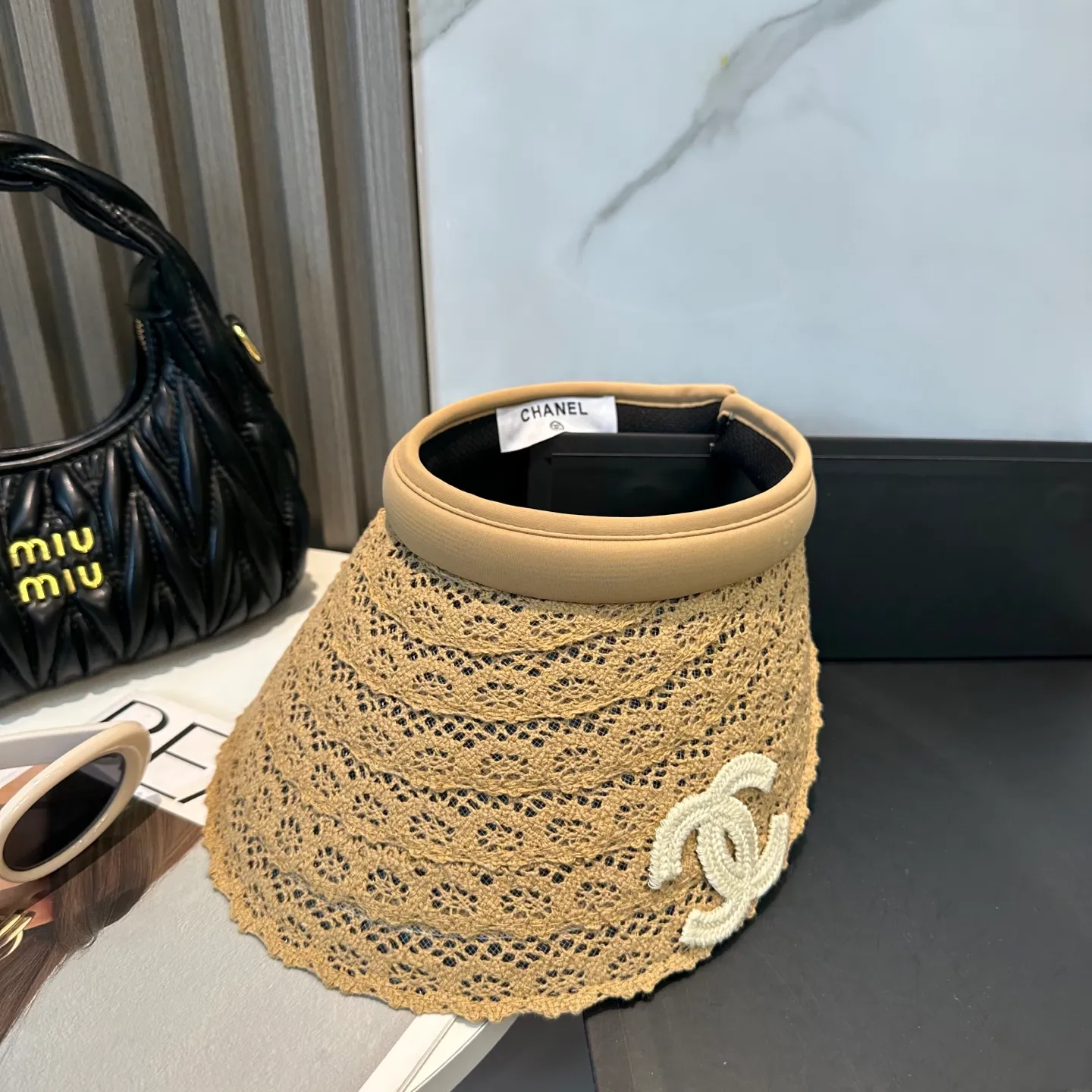 P70💛 Comes with dust bag [CHA Chanel] 2025 new exclusive small fragrant sun hat with empty top headband, 🔆 versatile sun protection ~ a great tool for casual outings and anti-snatching! Love it so much 💕