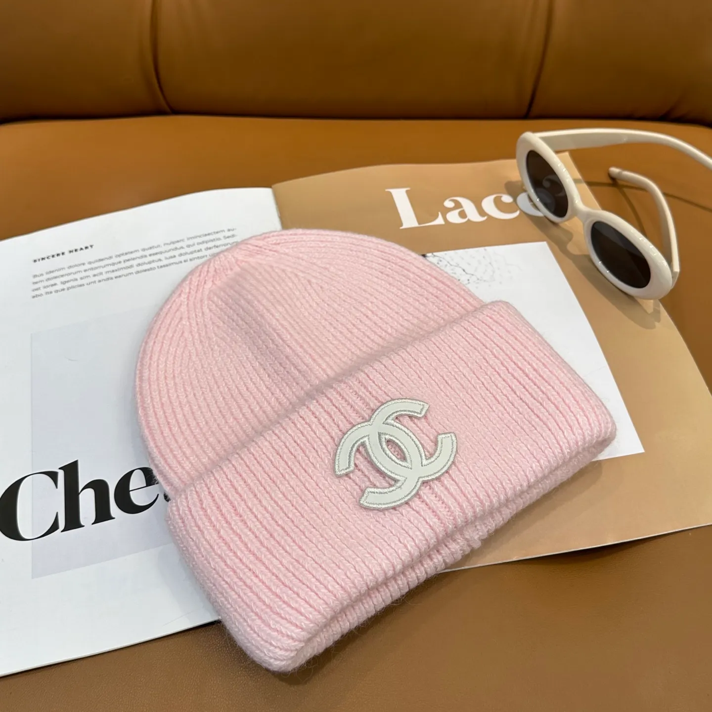P60 CHANEL small and popular knitted hat! Xiaohongshu’s new product is released, it’s so 🉑️, high-elastic fabric, classic colors, same style for men and women.