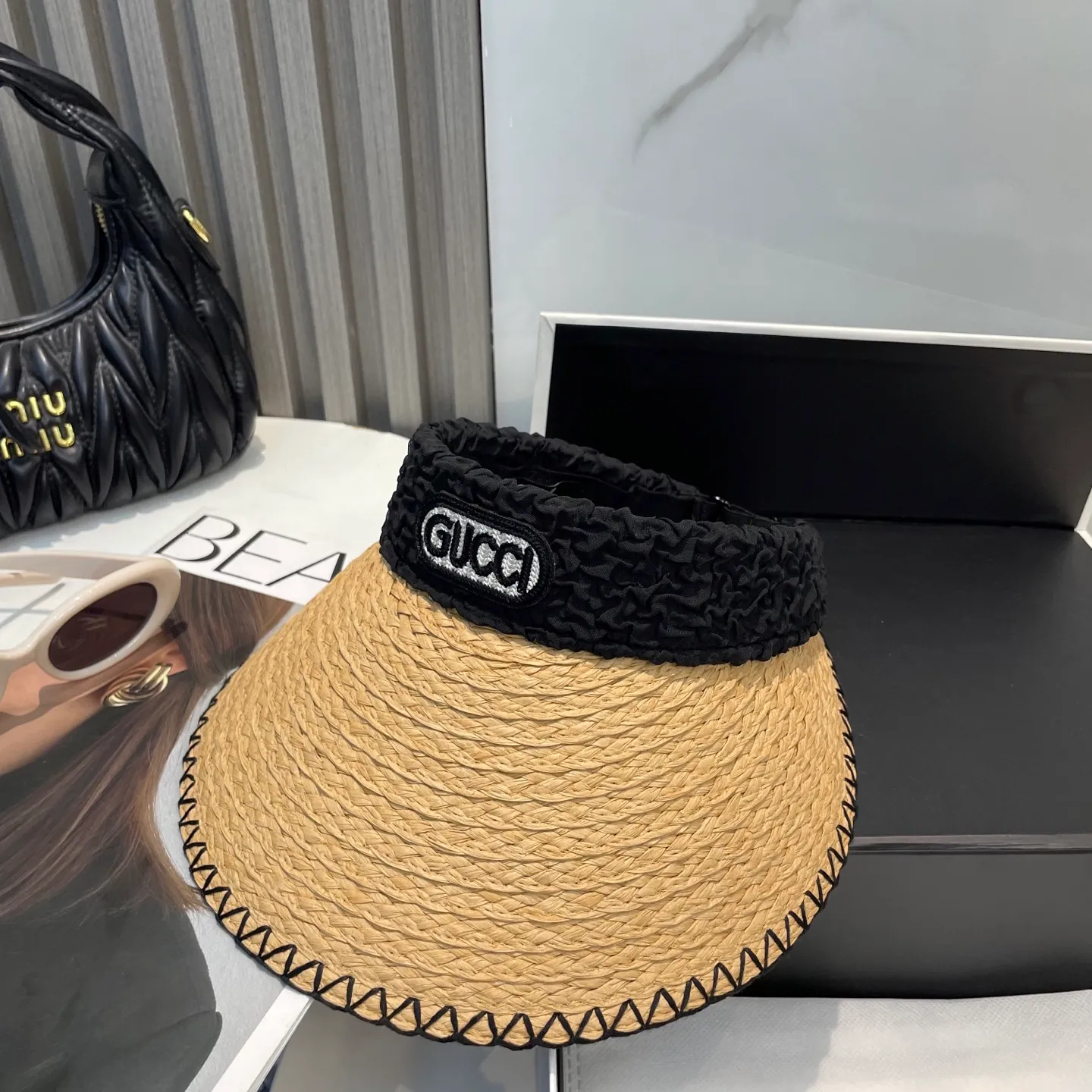 P70 Chanel's new hollow top hat, sweet style 💙Because the hat is hollow, you won't feel stuffy in summer and it doesn't pick up your hairstyle and face shape! The sun protection effect is no less than that of a professional sun protection cloth hat. Just buy the western style one🙄
