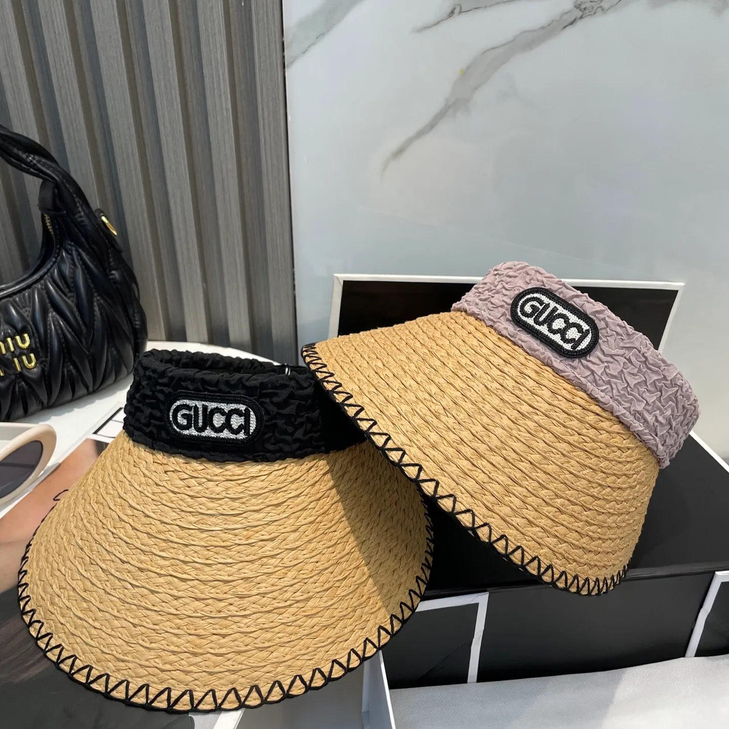P70 Chanel's new hollow top hat, sweet style 💙Because the hat is hollow, you won't feel stuffy in summer and it doesn't pick up your hairstyle and face shape! The sun protection effect is no less than that of a professional sun protection cloth hat. Just buy the western style one🙄