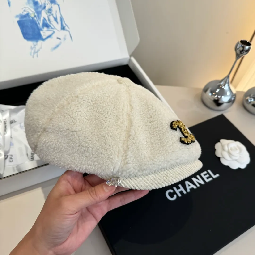 💰90¥ Chanel wool duck bill forward cap, unisex,