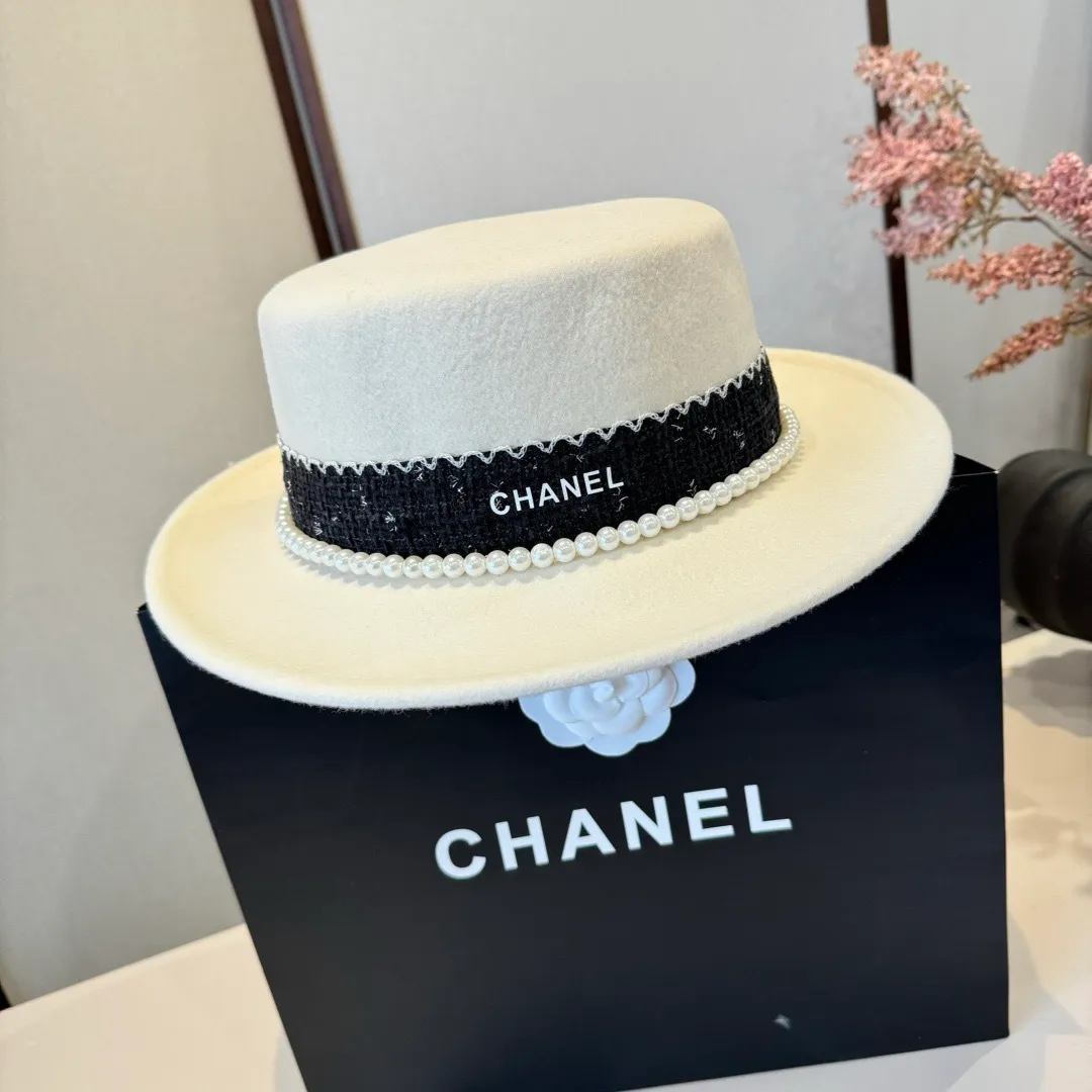 💰190¥ White Chanel new wool top hat, flat top hat, 100% wool fabric 🦙%, head circumference 57cm