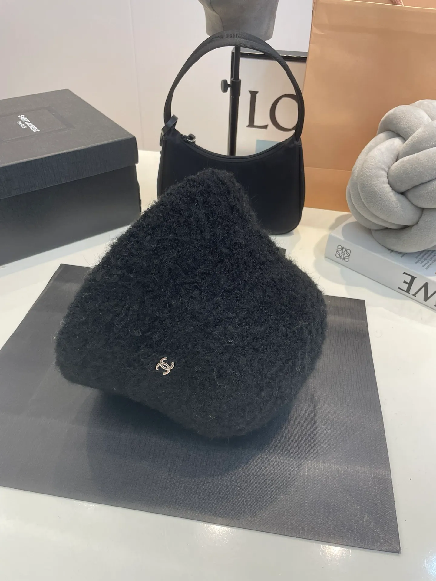 P60 CHANEL Chanel 2023 new autumn and winter lamb wool small fragrance bucket hat, big brand style is super easy to match, hurry up and buy it