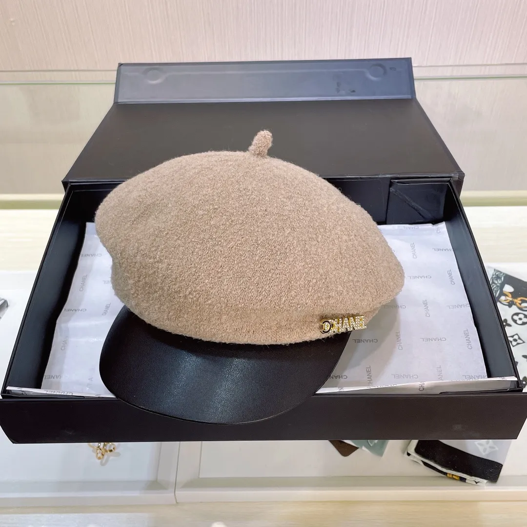 P70🔥 Chanel's new autumn and winter custom-made military cap, contrasting color fabric, niche yet high-end! The latest style of Xiaoxiangfeng, a must-have for celebrities