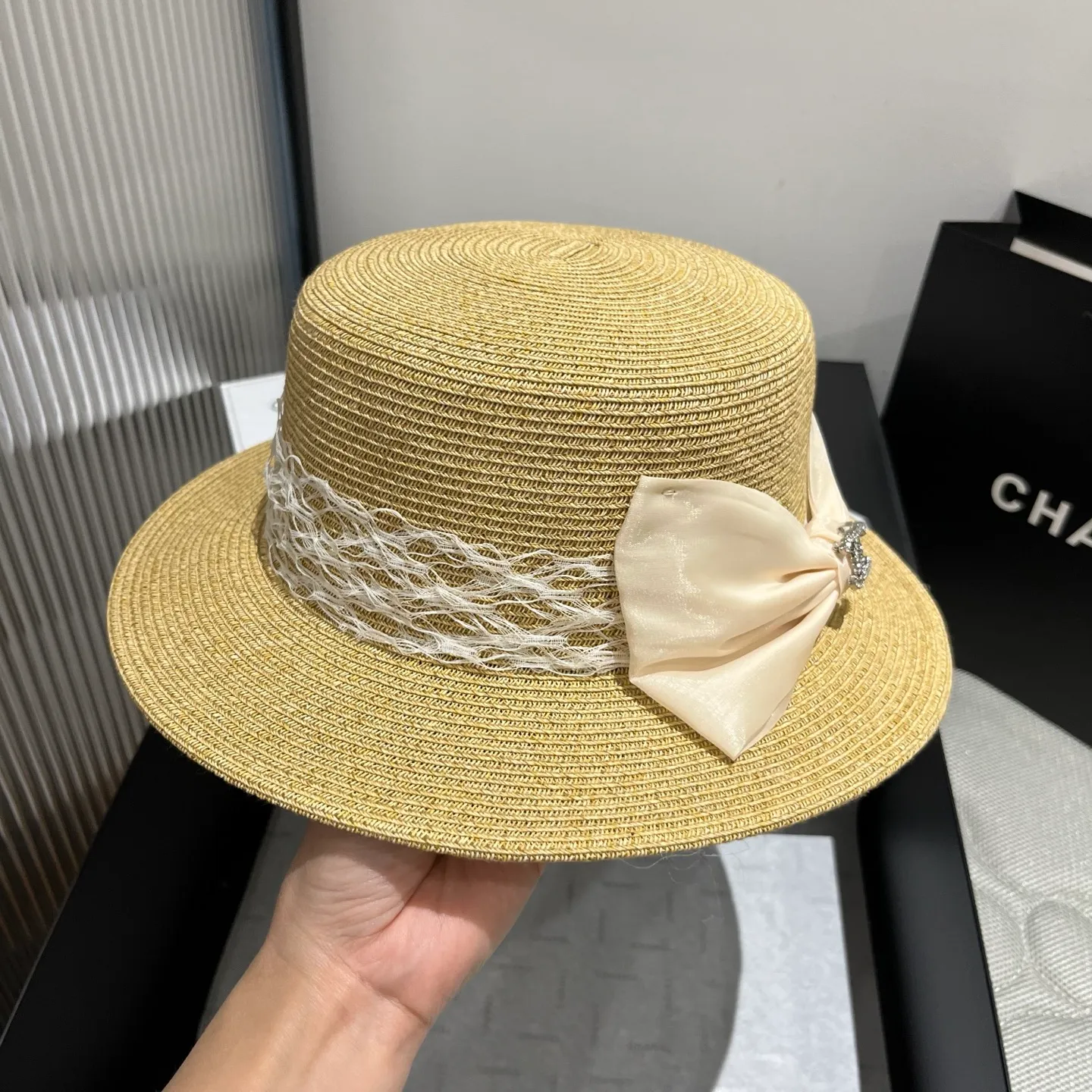 💰140¥ Chanel flat-top straw hat, head circumference 57cm