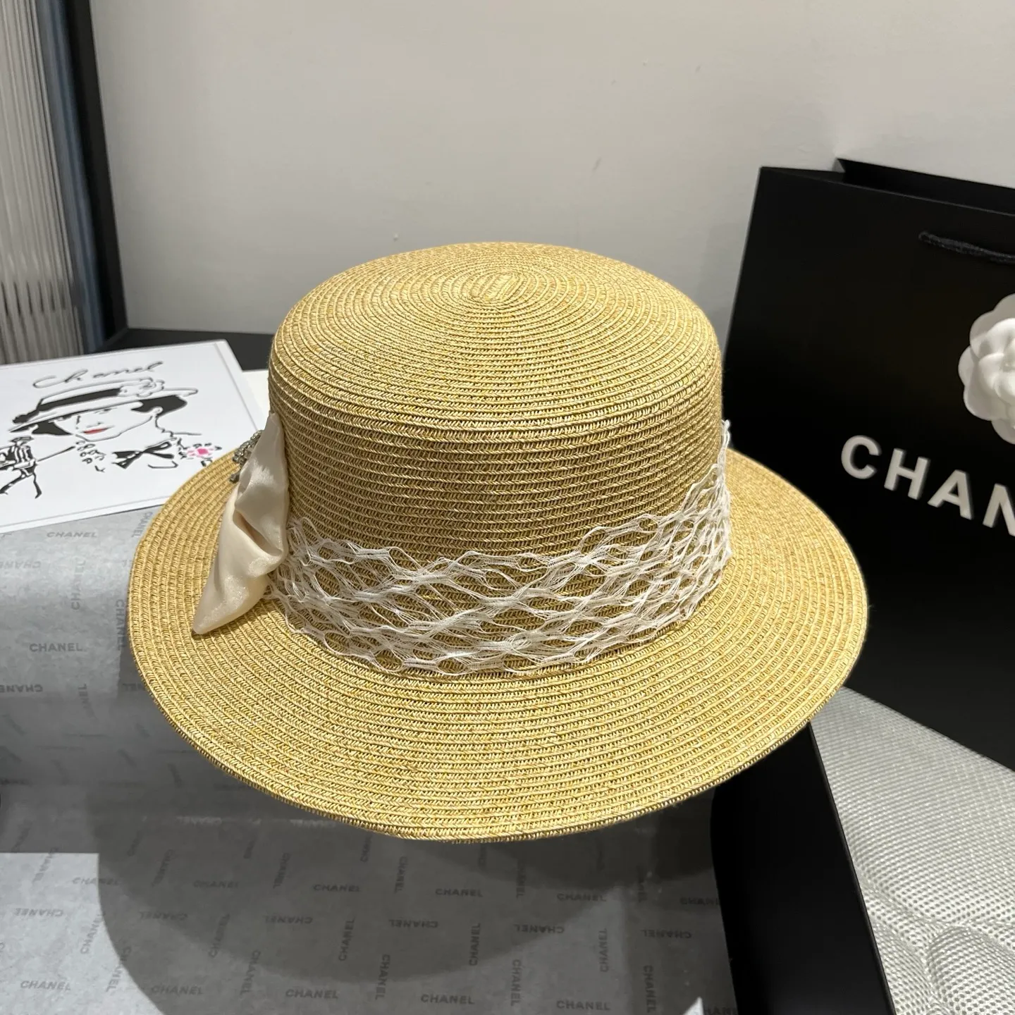 💰140¥ Chanel flat-top straw hat, head circumference 57cm