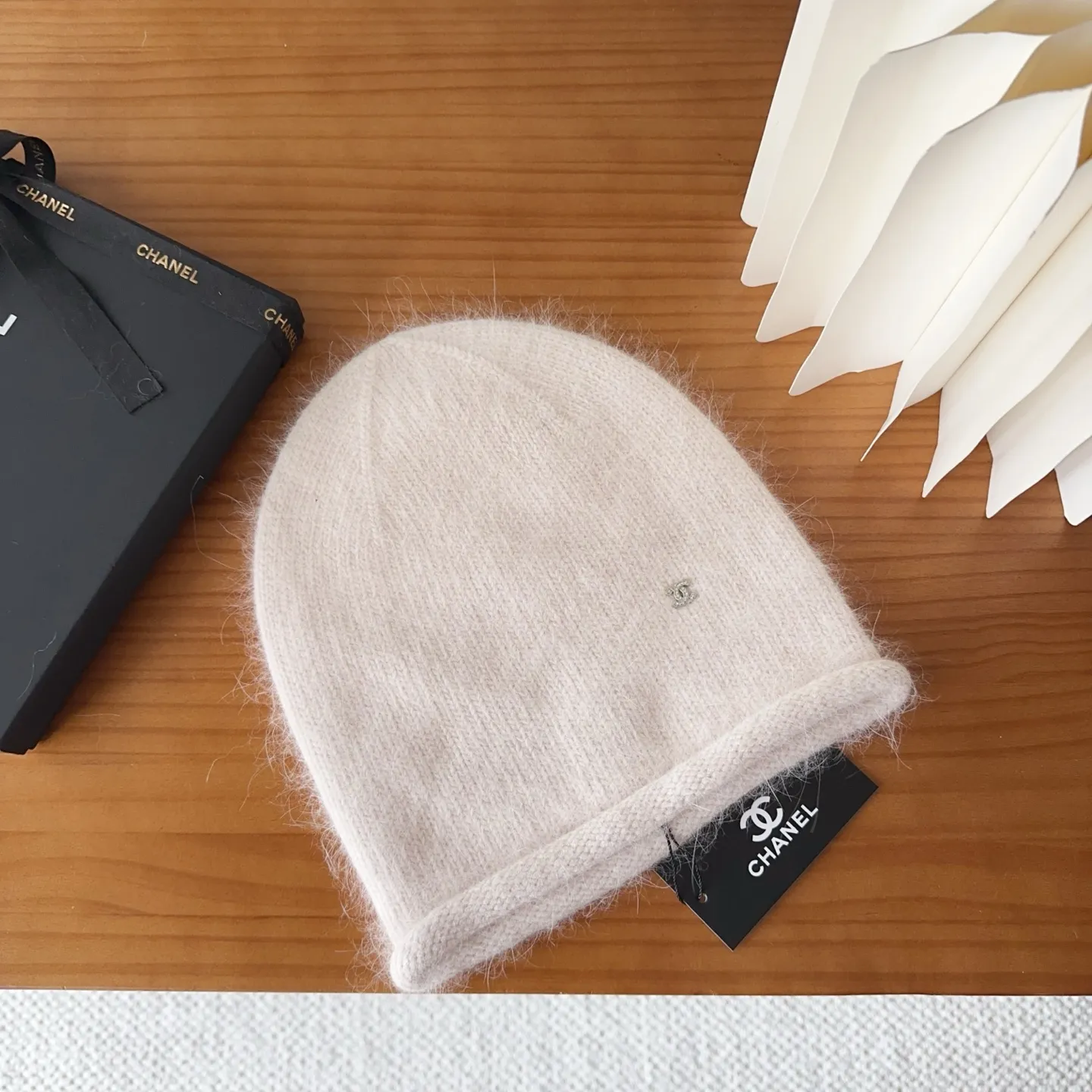 💰60 Chanel official website releases CHANEL small and popular knitted hat! Xiaohongshu’s new product is released, it’s so 🉑️, high-elastic fabric, classic colors, same style for men and women.
