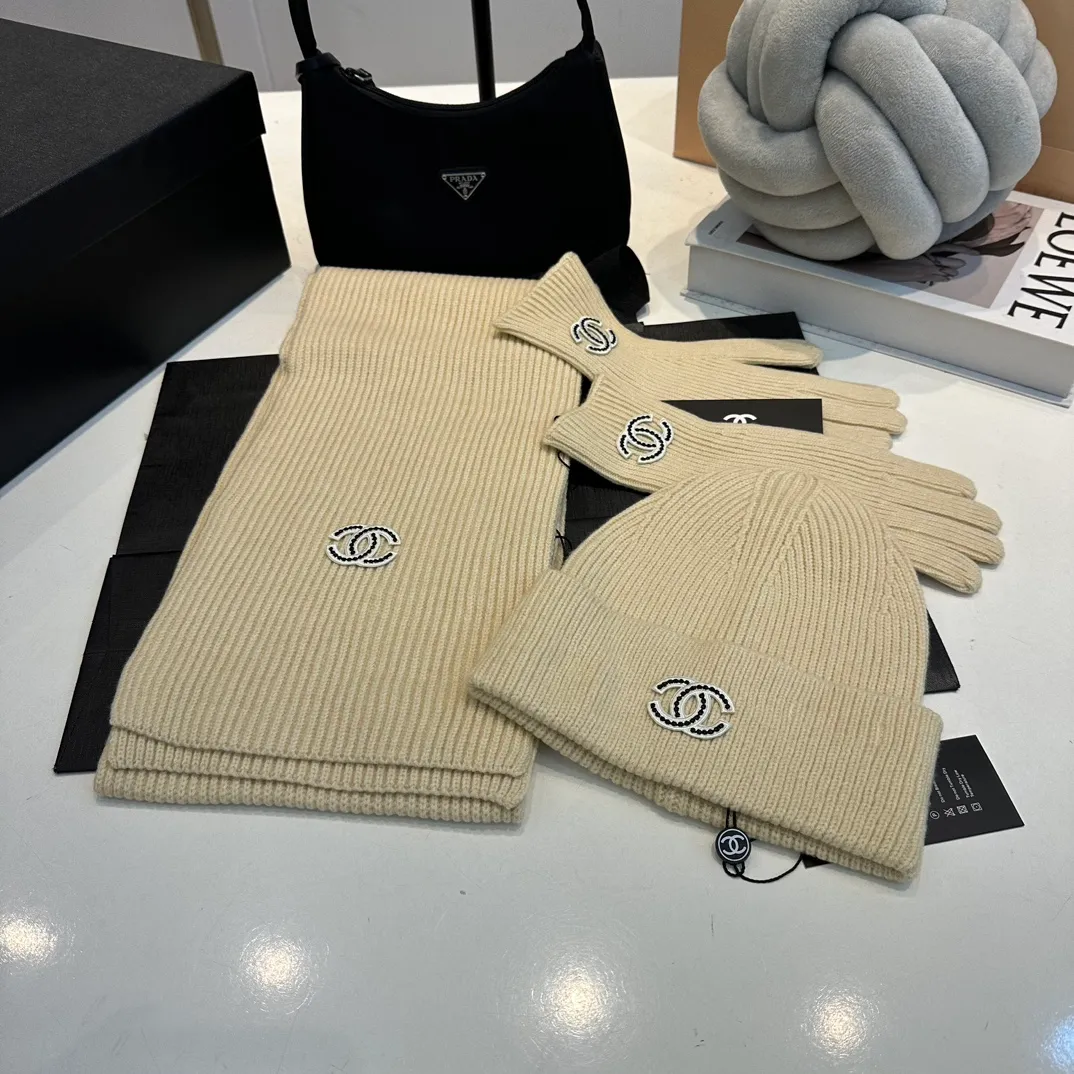 P170 Chanel Beanie Hat Set Hat Scarf Hat + Scarf + Gloves