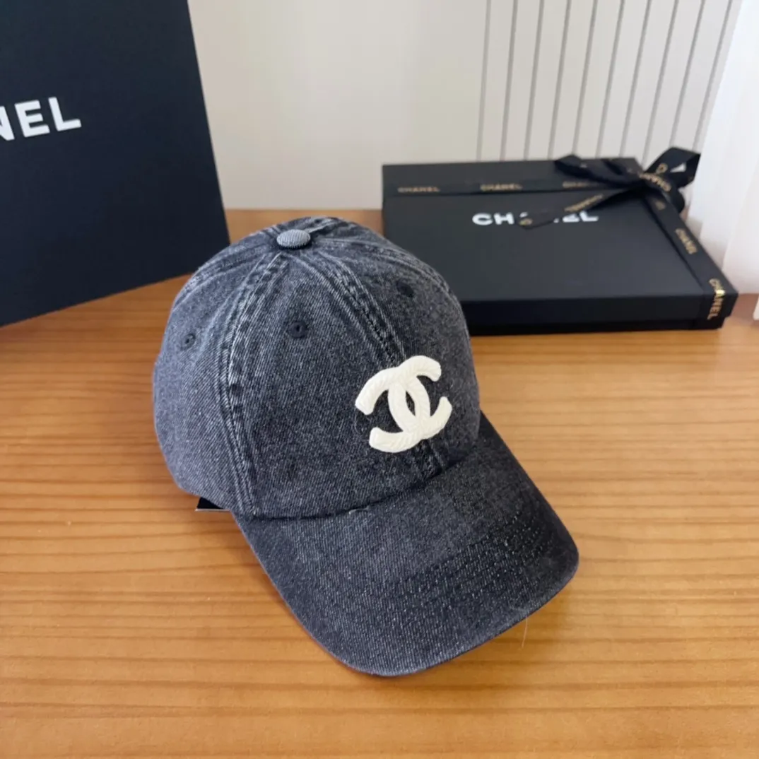 💰60 Chanel CHANEL new hard-top baseball cap, Xiaoxiang logo is classic and simple, fashionable and casual design, popular new product