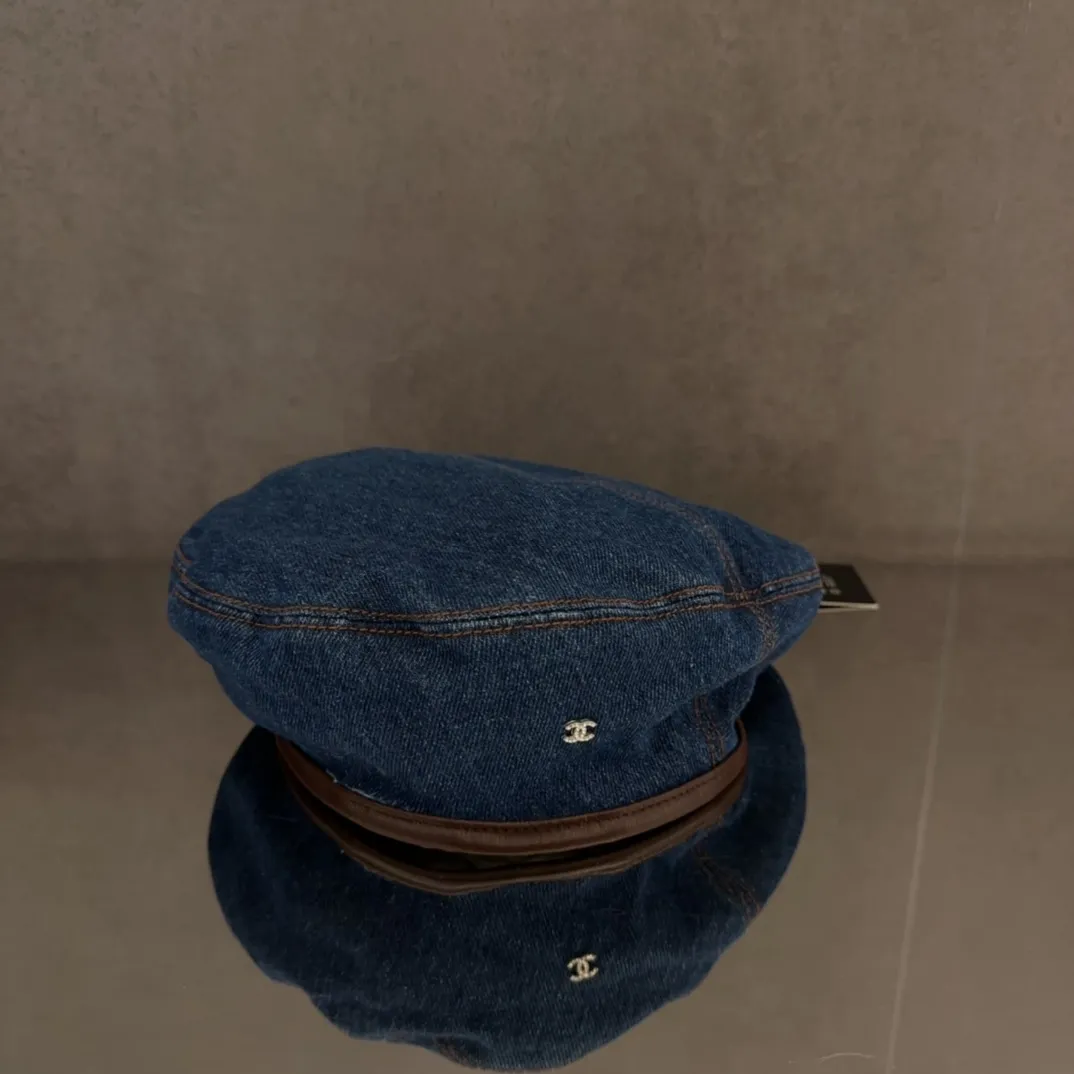 💰80 CHANEL Chanel new style 🆕denim blue retro style beret 🔸 Take it out for holiday travel and it will be beautiful❕ Second-hand style. This kind of hat is not easy to match 😬 Ready stock