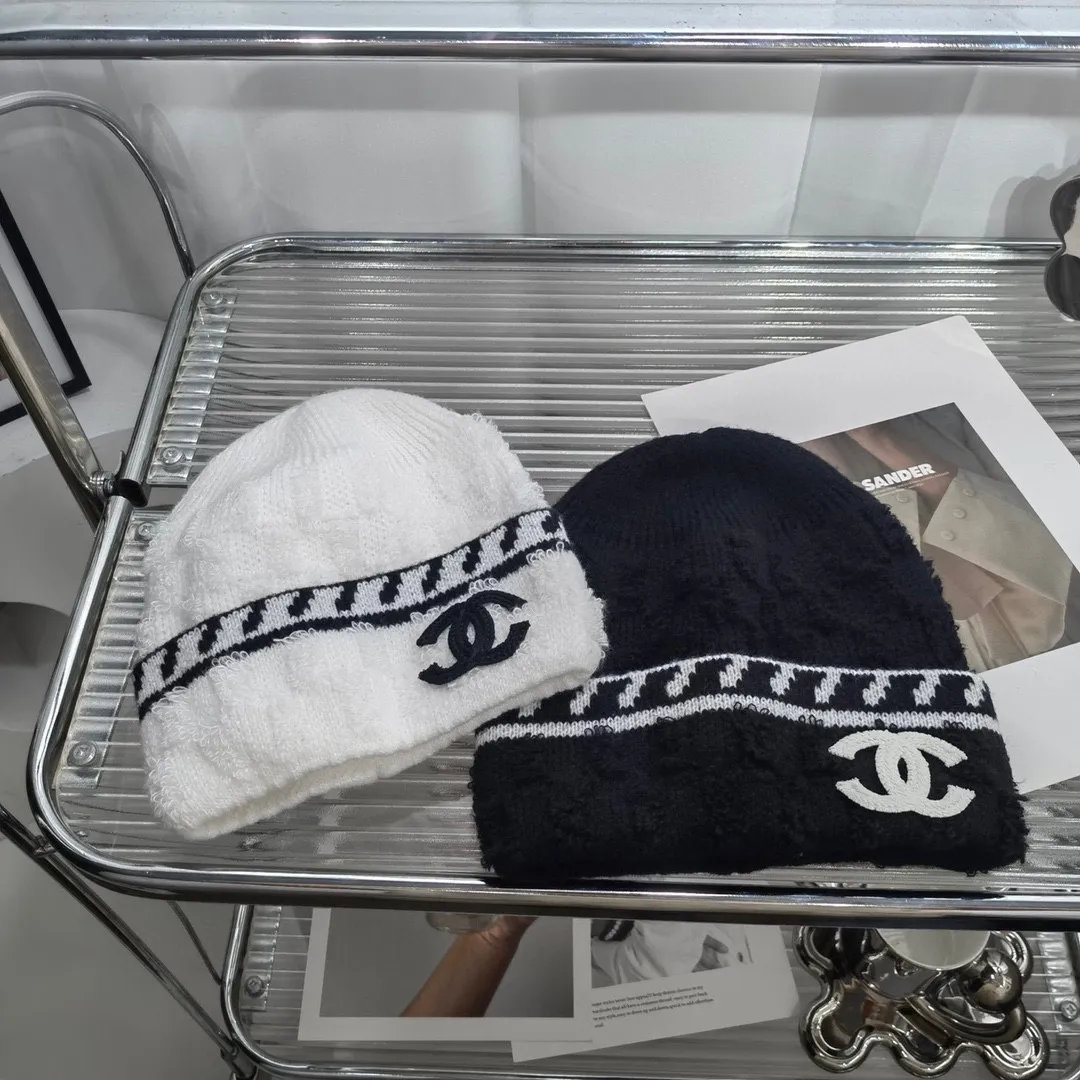 Special batch of 50, comes with dust bag [CHANEL Chanel] 2022 autumn and winter new style knitted woolen hat with small fragrance, limited edition ~ great to match when going out!