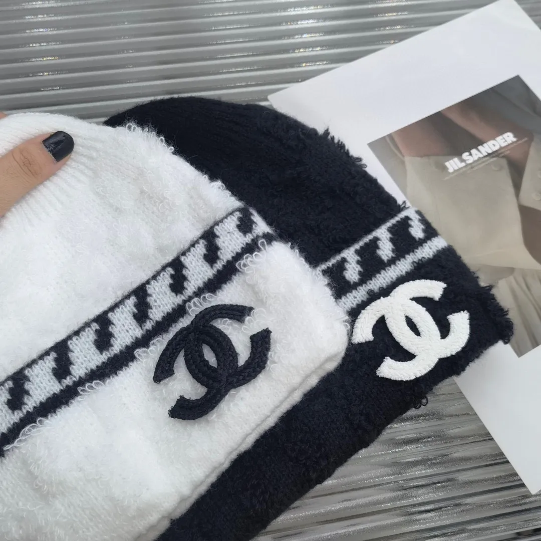 Special batch of 50, comes with dust bag [CHANEL Chanel] 2022 autumn and winter new style knitted woolen hat with small fragrance, limited edition ~ great to match when going out!