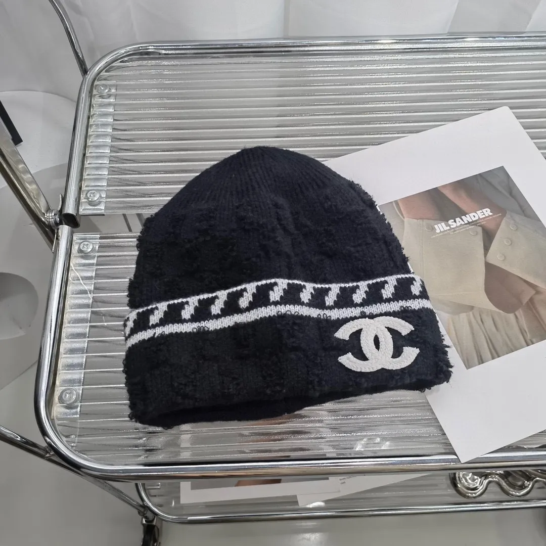 Special batch of 50, comes with dust bag [CHANEL Chanel] 2022 autumn and winter new style knitted woolen hat with small fragrance, limited edition ~ great to match when going out!