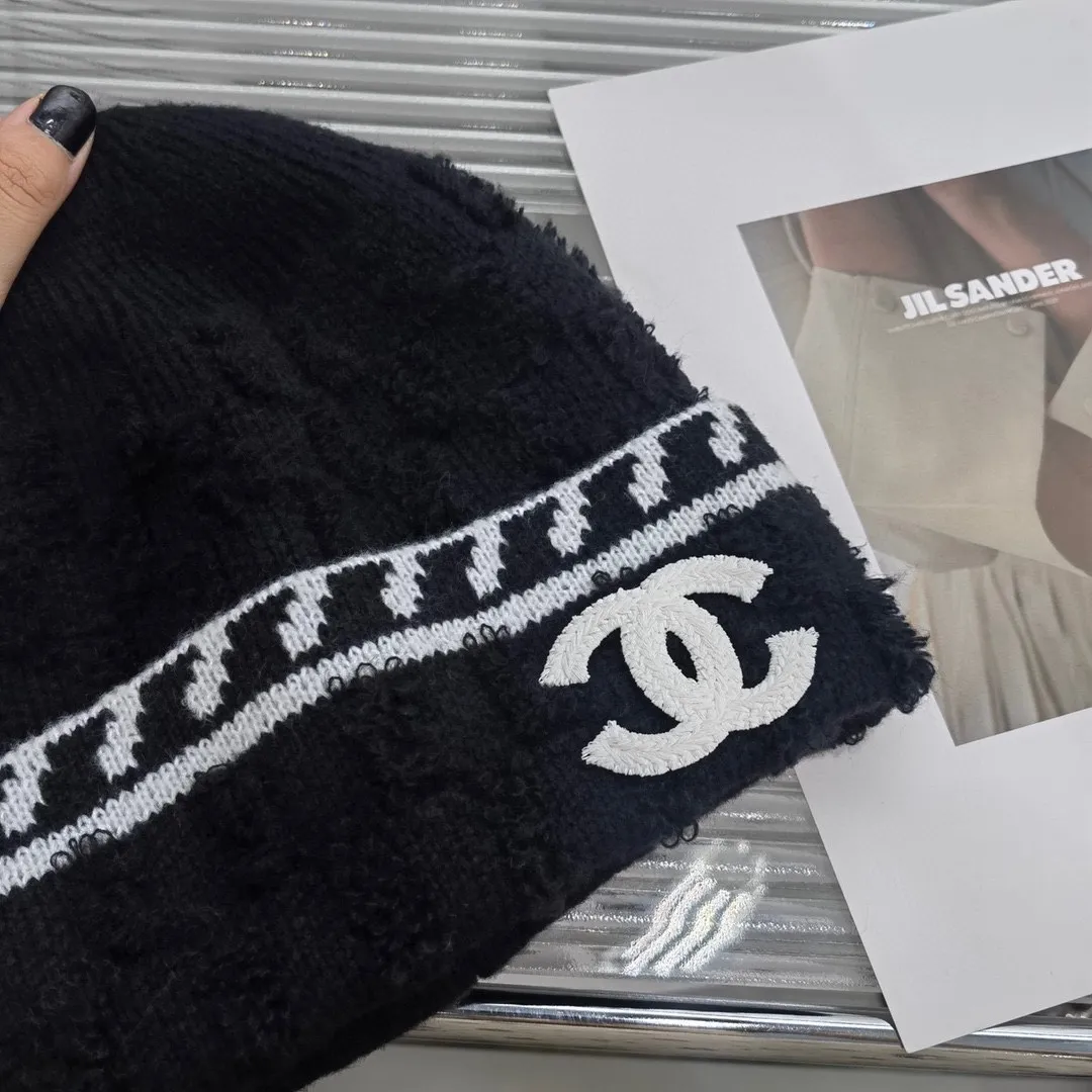 Special batch of 50, comes with dust bag [CHANEL Chanel] 2022 autumn and winter new style knitted woolen hat with small fragrance, limited edition ~ great to match when going out!