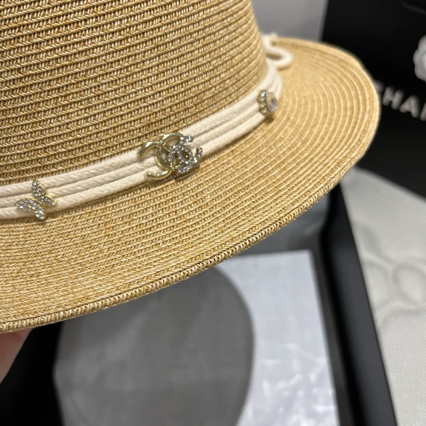 💰140¥ Chanel new flat top hat, head circumference 57cm