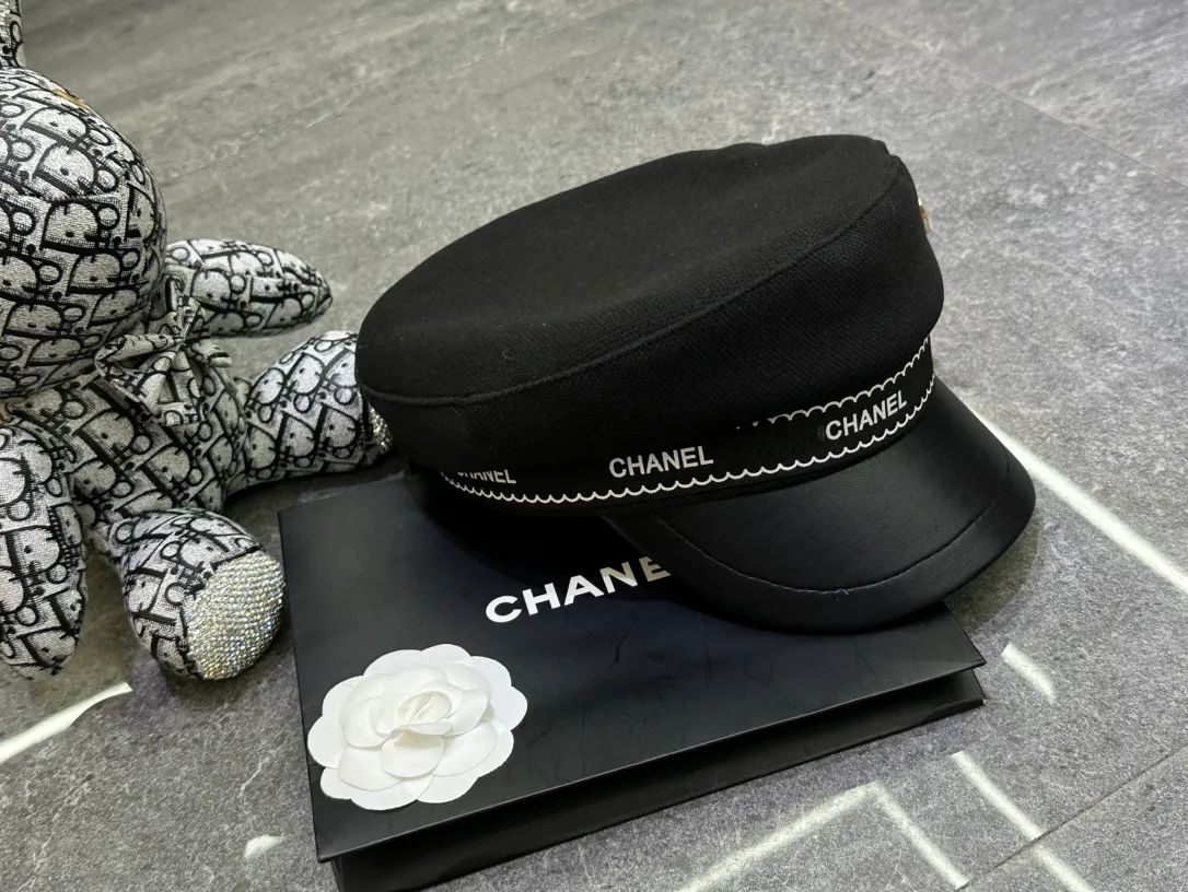 Cabbage price, inquiry with pictures!  Chanel's popular leather-brimmed military hat 🧢🧢A must-have item for autumn and winter new arrivals