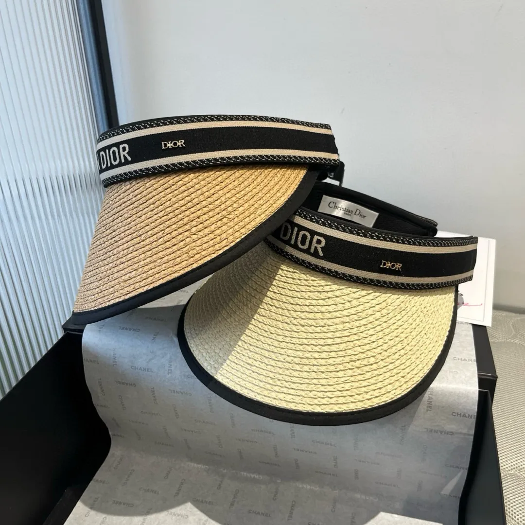 💰100¥ Dior empty top straw hat, foldable