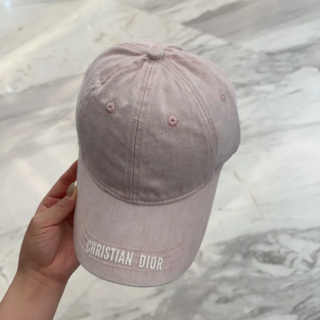 💰60 Dior Dior's new original baseball cap, exquisite and pure, stylish and stylish, cool and fashionable, great quality